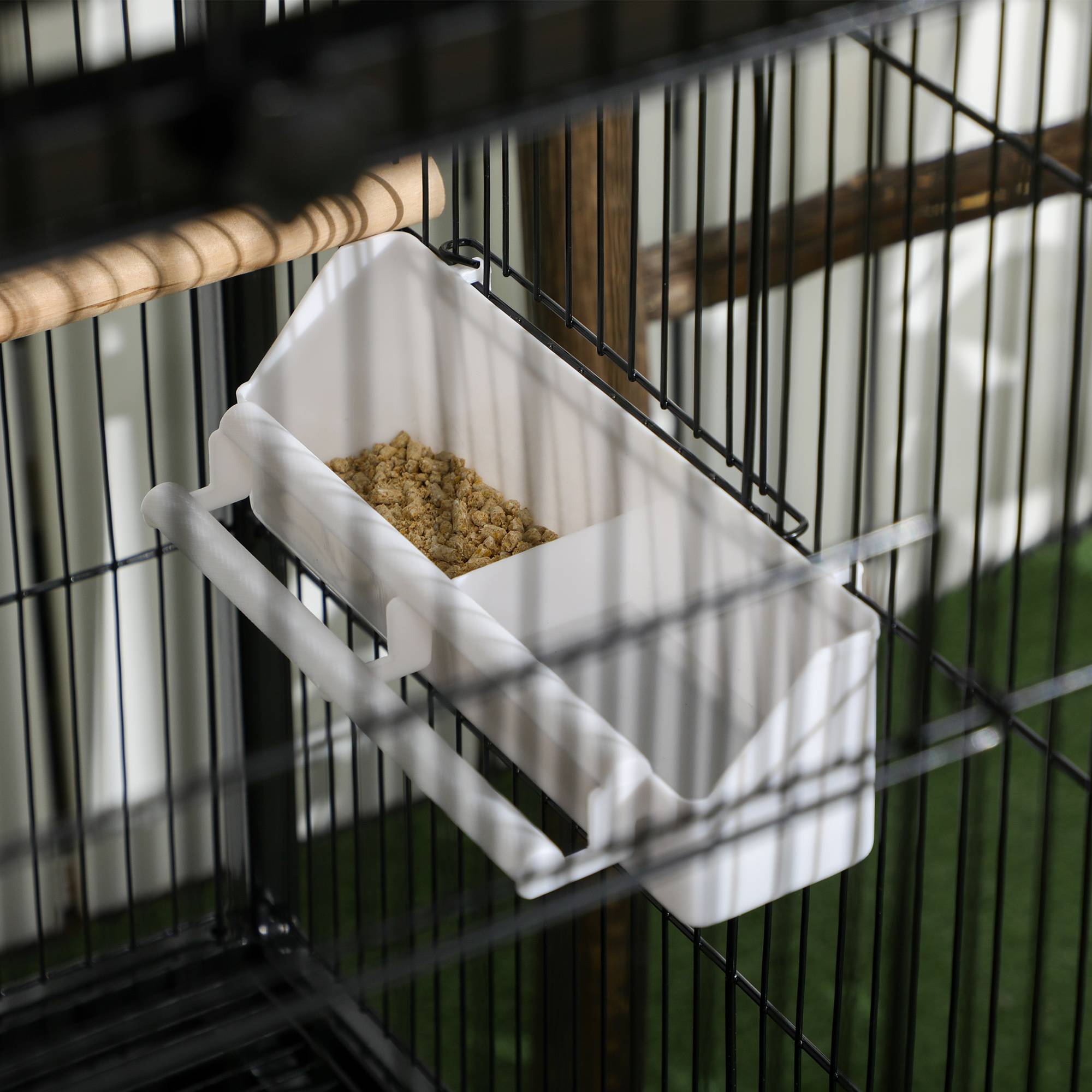 Cage à oiseaux à 2 niveaux avec roulettes, plateaux amovibles et portes, 51,5 x 50 x 140 cm, noire - Image 10