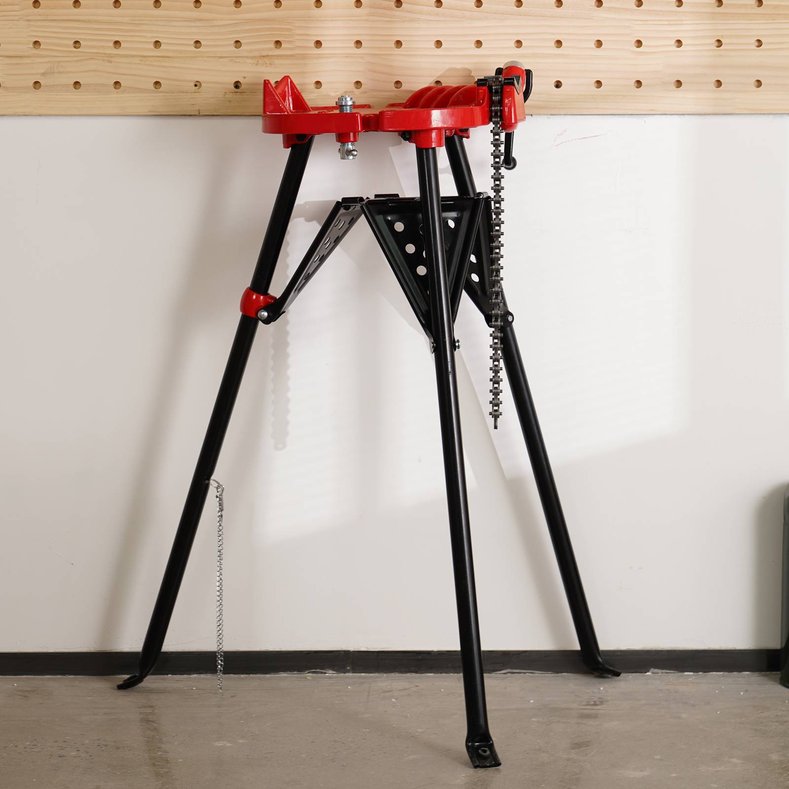 VEVOR Support tuyau/étau à chaîne 3.2-152mm, trépied acier pliable avec plateau à outils, pour cintrage tubes. - Image 8
