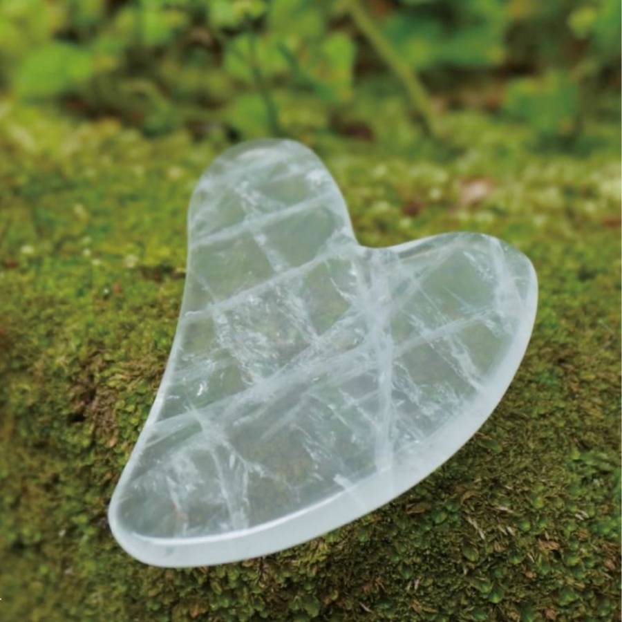 Gua Sha Cristal de roche- Masseur Visage et Corps- Massage Facial Anti-Age- Stimule circulation sanguine- Housse fournie - Sun&Sia - Image 9