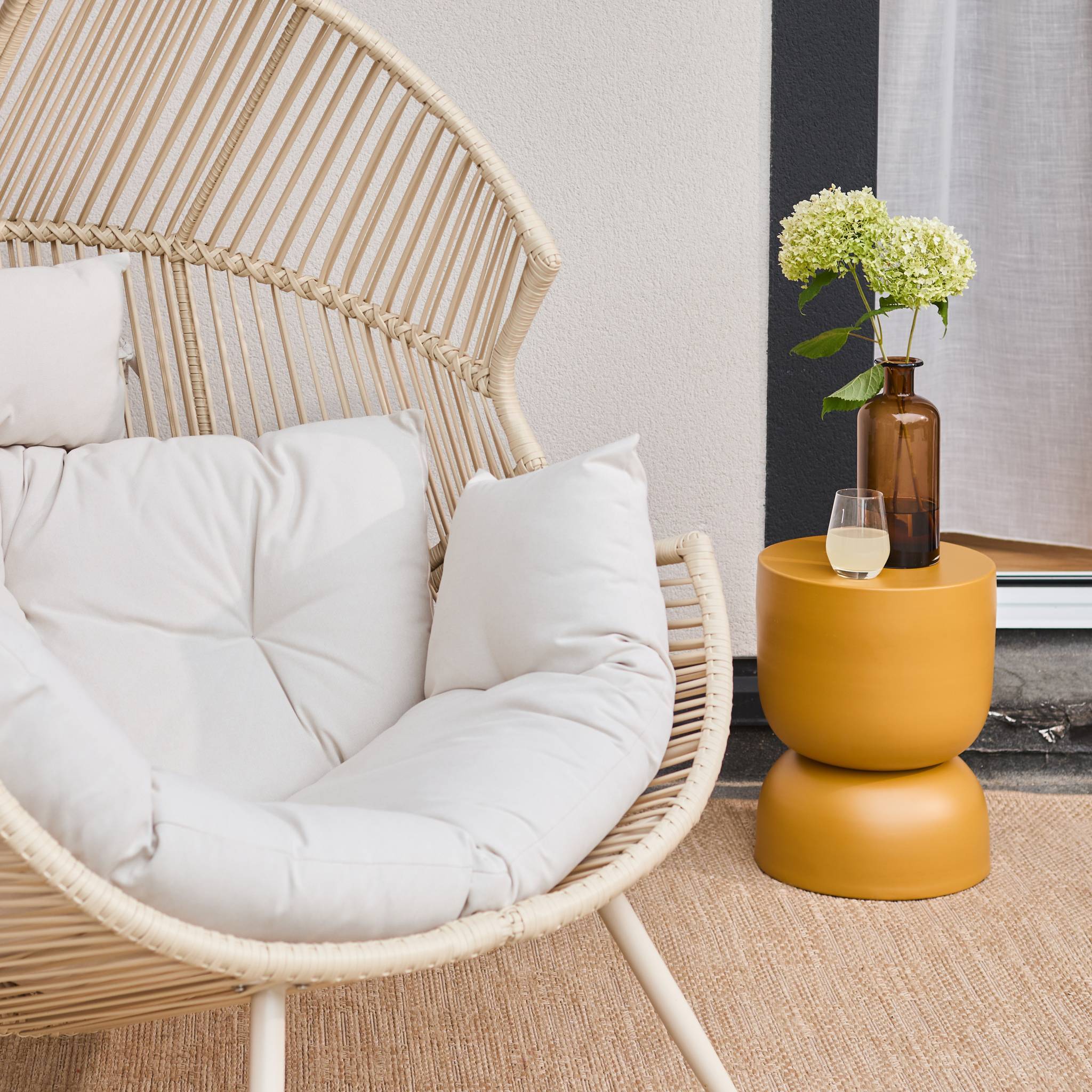 sweeek - Fauteuil oeuf de jardin acier et résine beige - Salenza | sweeek - Image 6