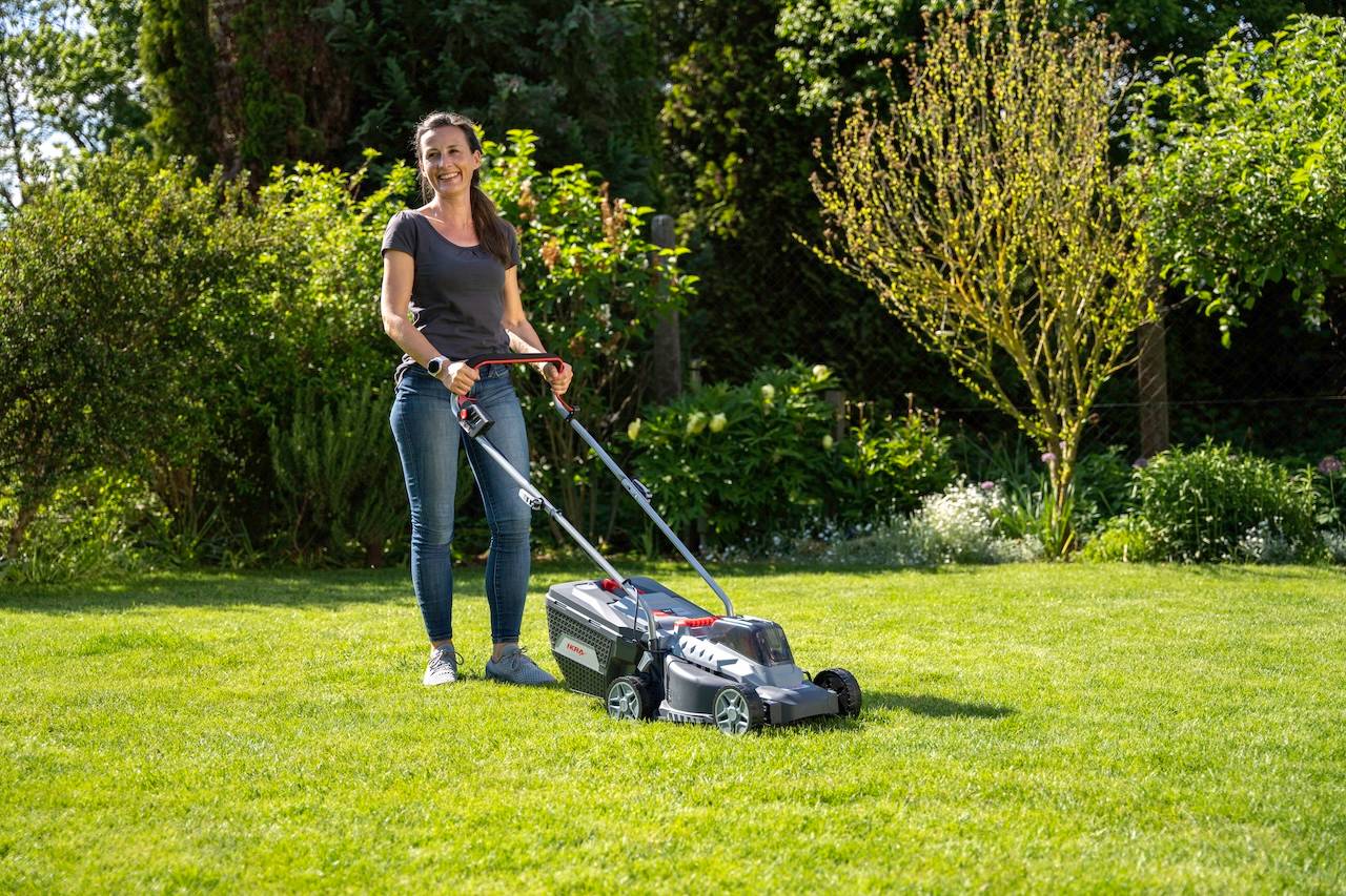 Ikra - Tondeuse sans fil IBLM 33 - coupe 33cm - jusqu'à 250m² - compatible batterie Bosch OneForAll 36V vendues séparément - Ikra - Image 4