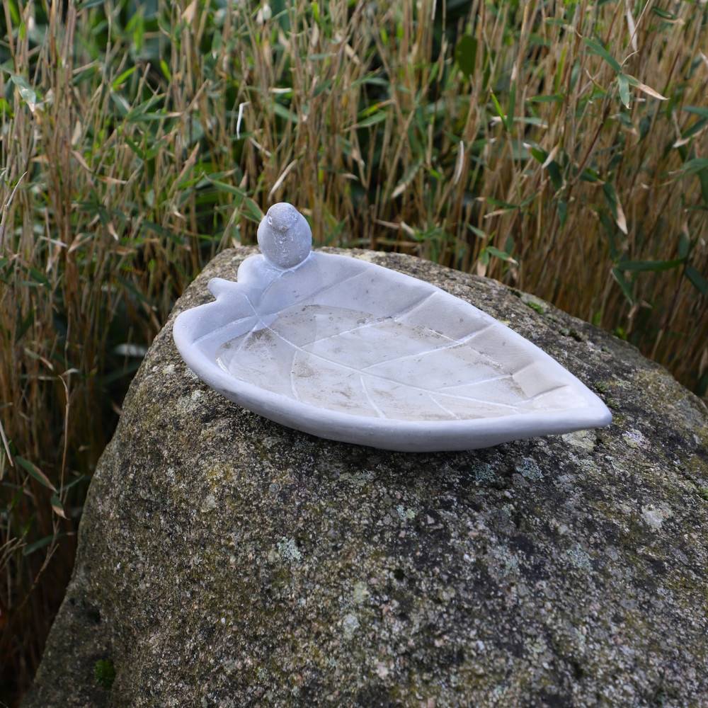 Bain d'oiseaux en béton gris 24 x 13 x 8 cm Chemin de campagne - Image 3