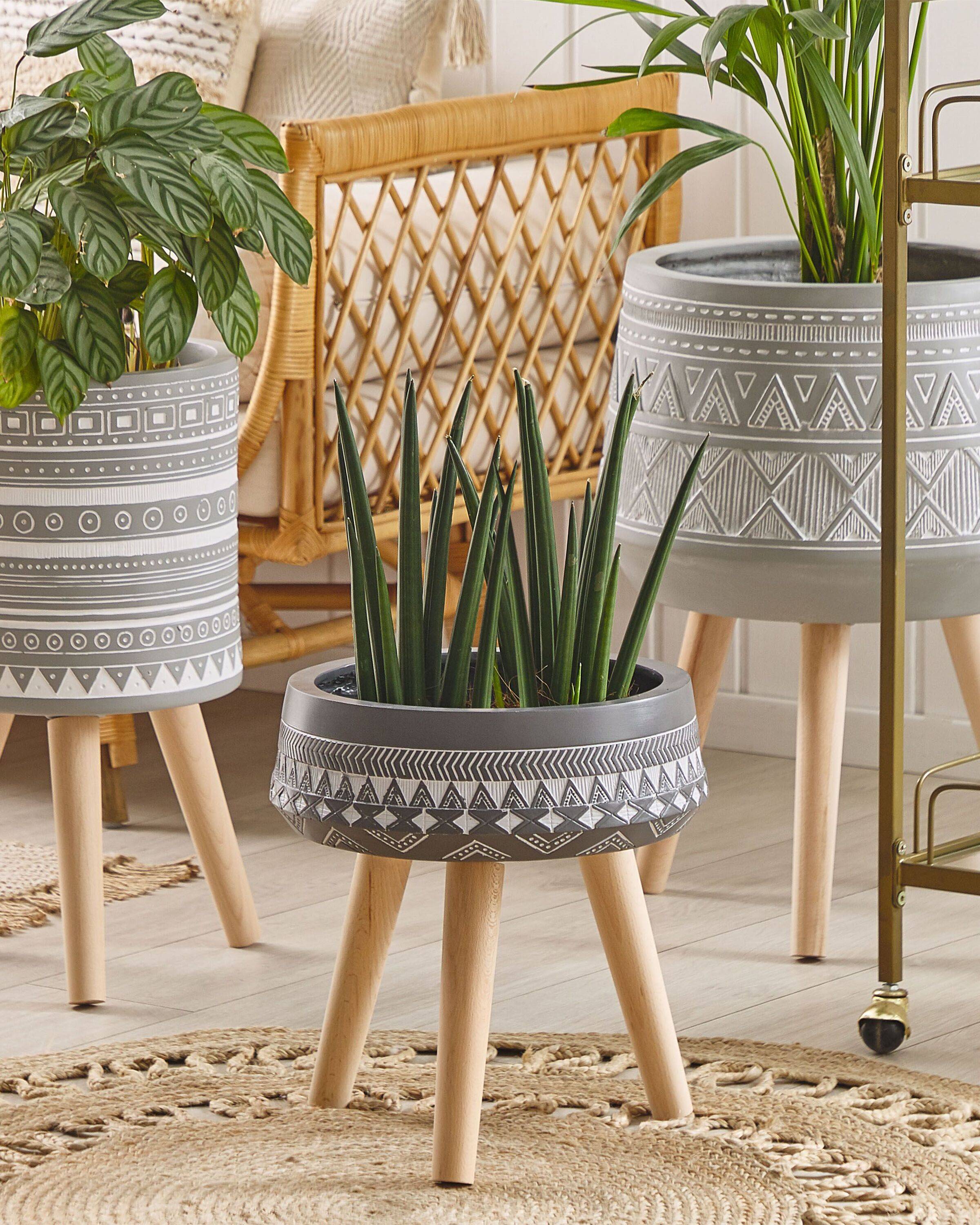 Beliani - Cache-Pot Support Plantes Gris avec 3 Pieds en Bois 28 cm de Diamètre Motif Ethnique Peint à la Main Idéal pour Extérieur et Intérieur Beliani - Image 2
