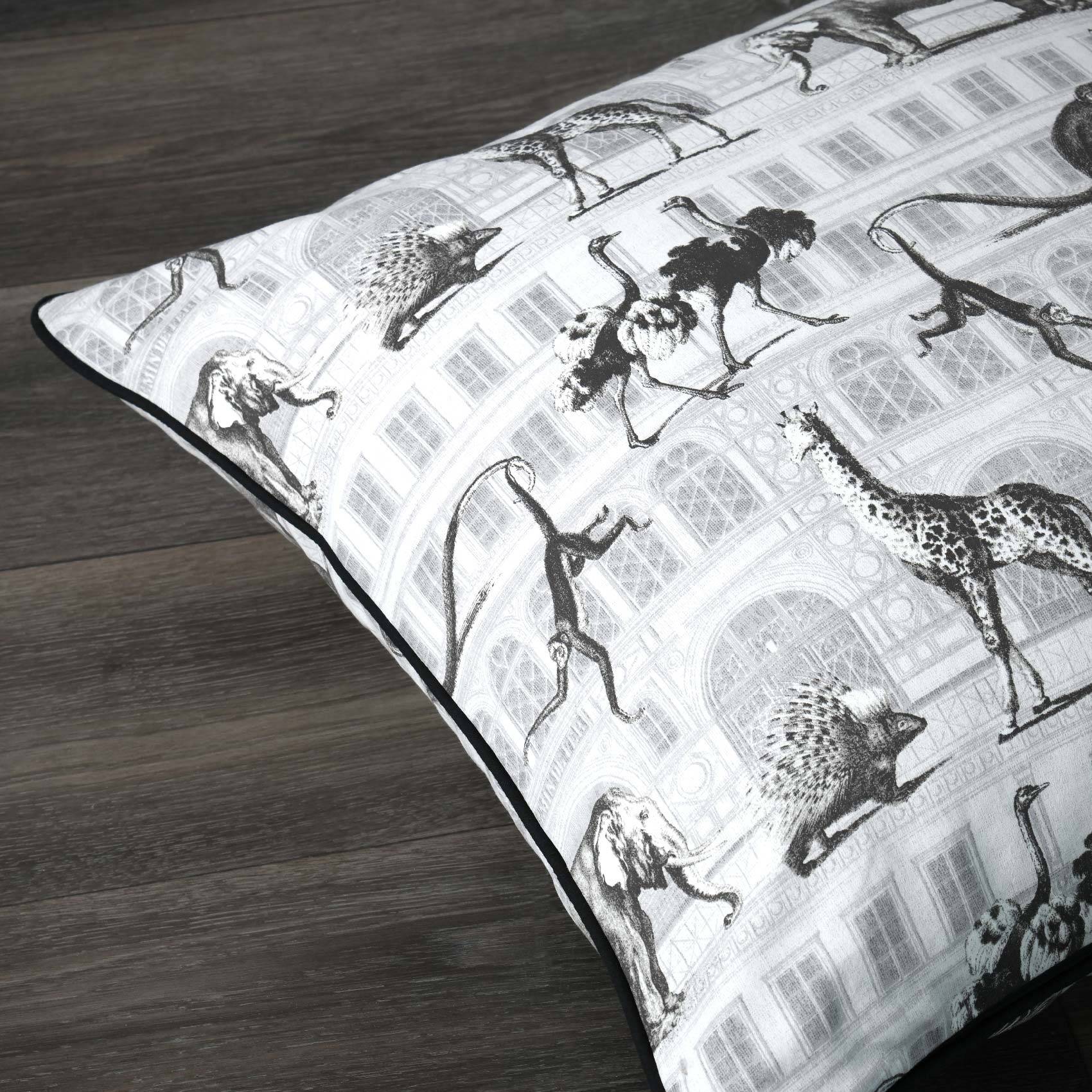 Lovely Casa - Coussin passepoilé au style décalé - LOVELY CASA - Image 2