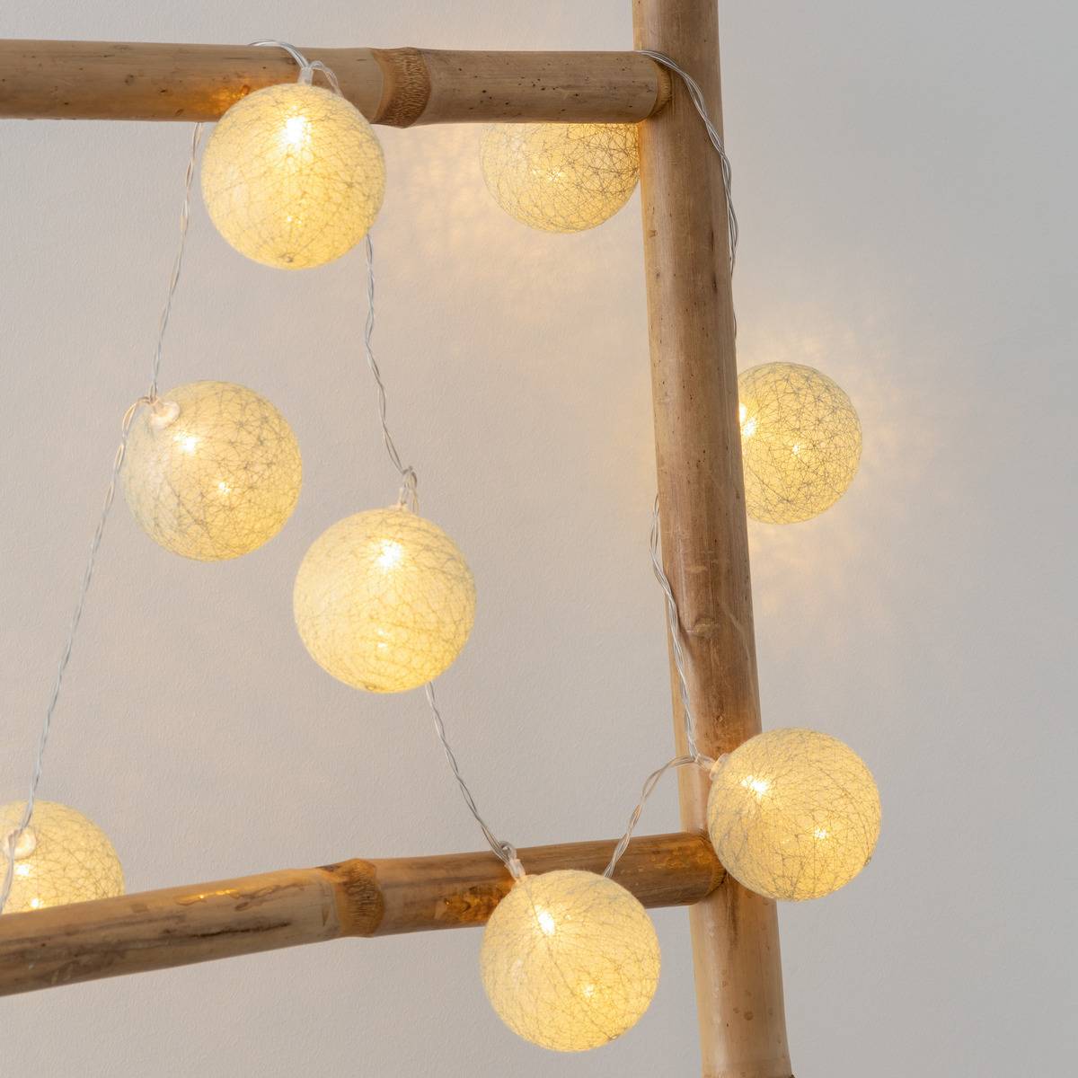 Atmosphera - Guirlande LED 20 boules vert céladon L435cm - Atmosphera Créateur d'intérieur - Image 1