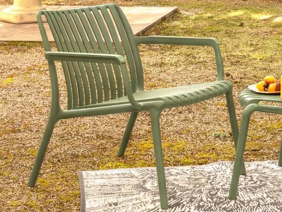 Fauteuil bas de jardin en résine PP 50 % recyclé Joysxee, vert sauge - Jardiline - Image 2