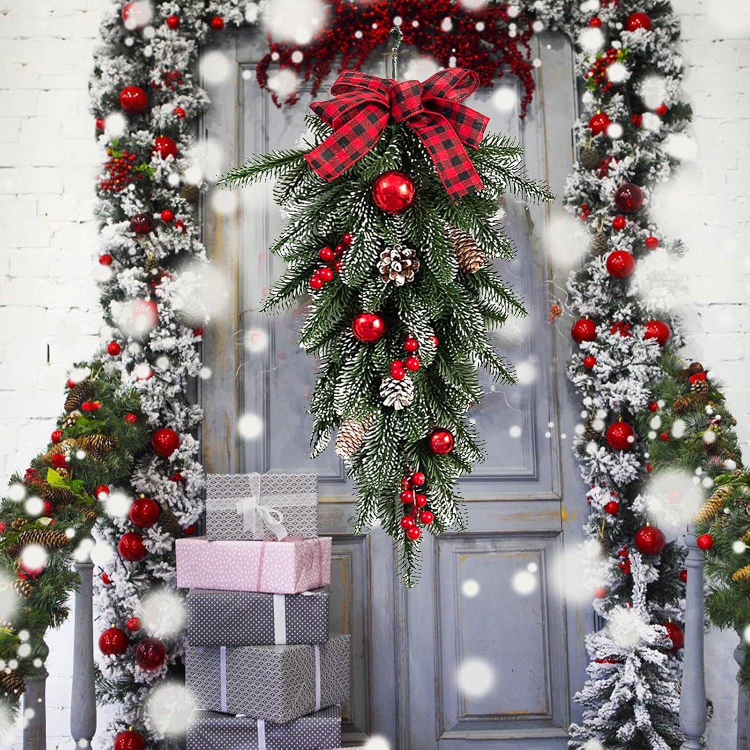 2 couronnes de Noël 60 cm - Décorations de sapin de Noël avec pommes de pin et baies rouges - Pour portes, murs et cheminées - Image 5