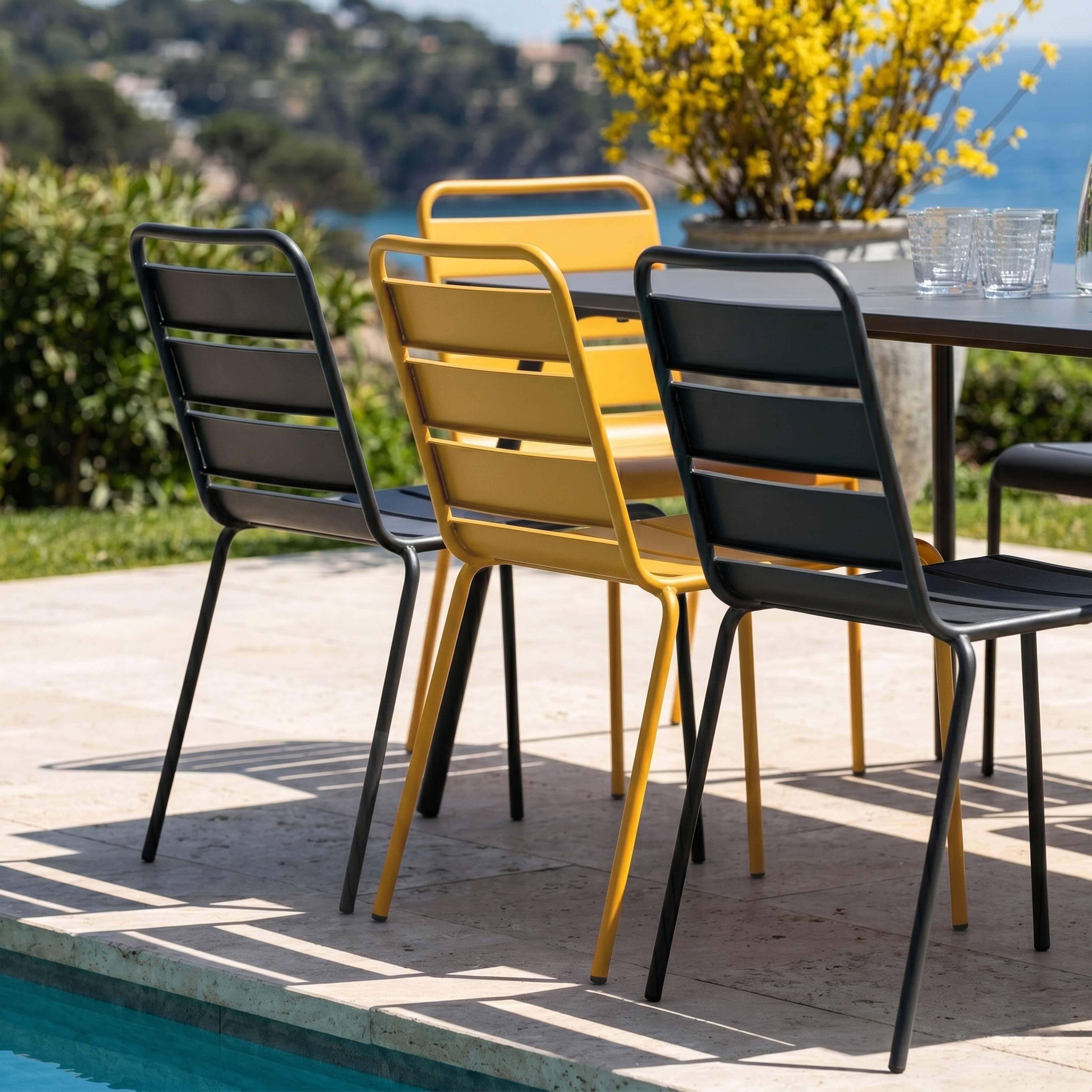 Oviala - Ensemble table de jardin et 8 chaises en métal gris et jaune Palavas - Oviala - Image 4