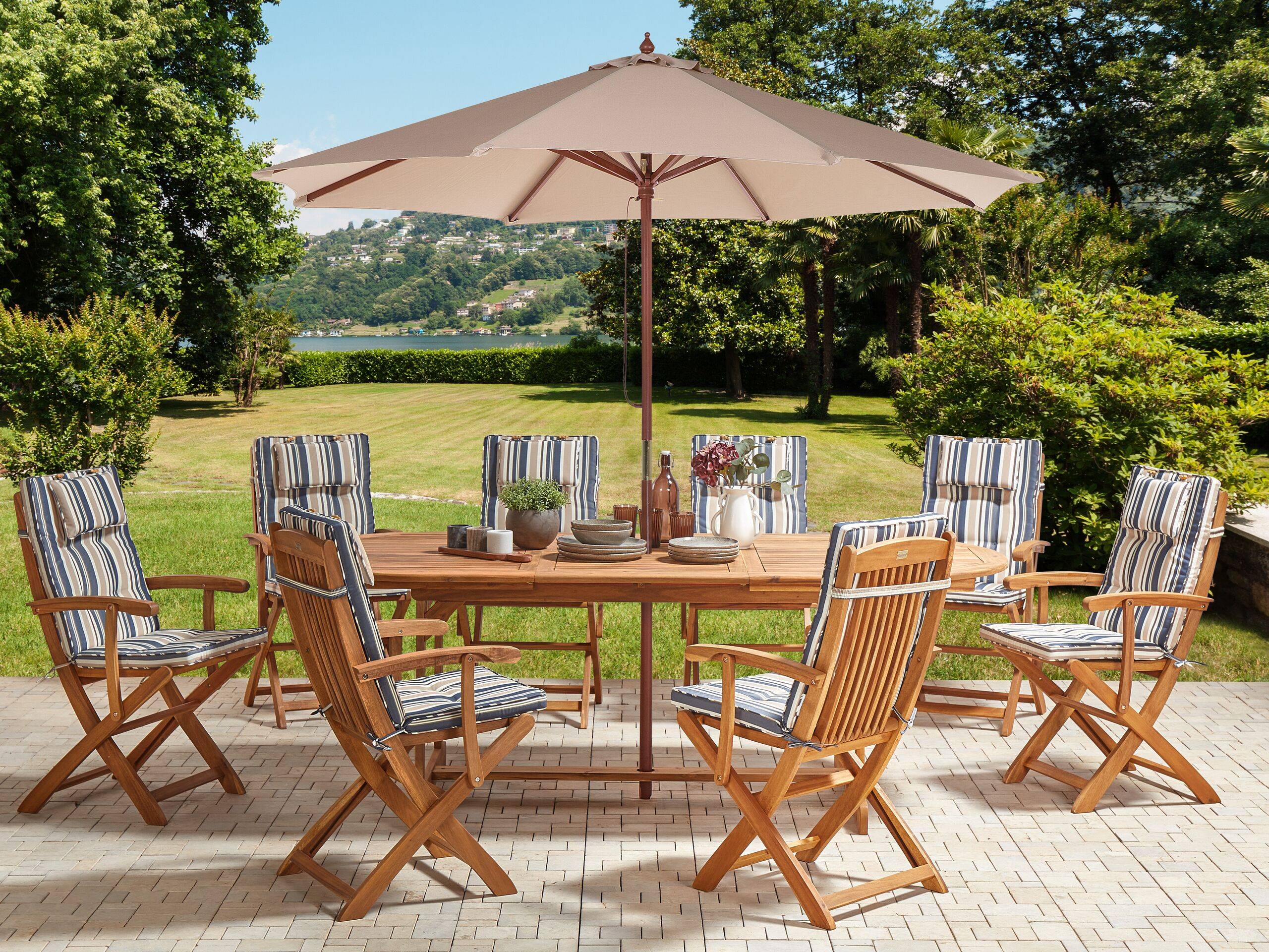 Beliani - Ensemble de Jardin avec Coussins Rayés Bleu en Bois d'Acacia Table et Chaises et Parasol 8 Places Style Rustique - Image 2