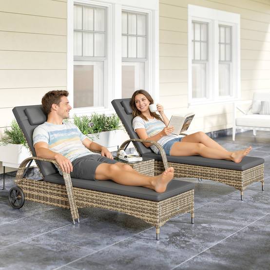Maison Chic - Lot de 2 transats bains de soleil : matelas, têtière, inclinaison réglable roulettes + table basse verre trempé gris foncé - Image 4
