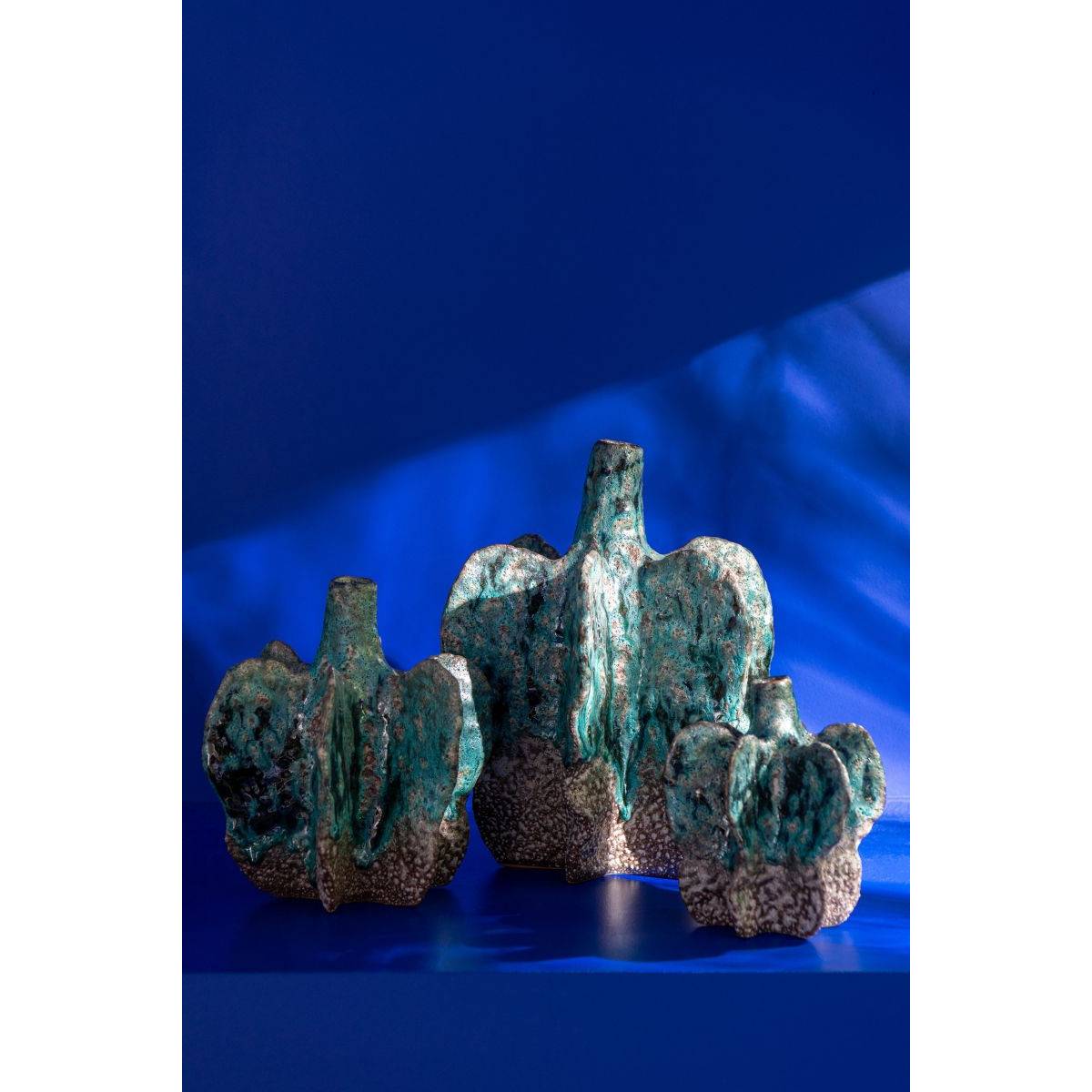 J-Line - Vase Déco en Céramique "Naga" 20cm Bleu Azur - Image 3