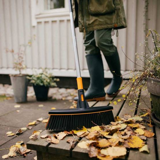 Fiskars - Balai Ergonomic - Image 3
