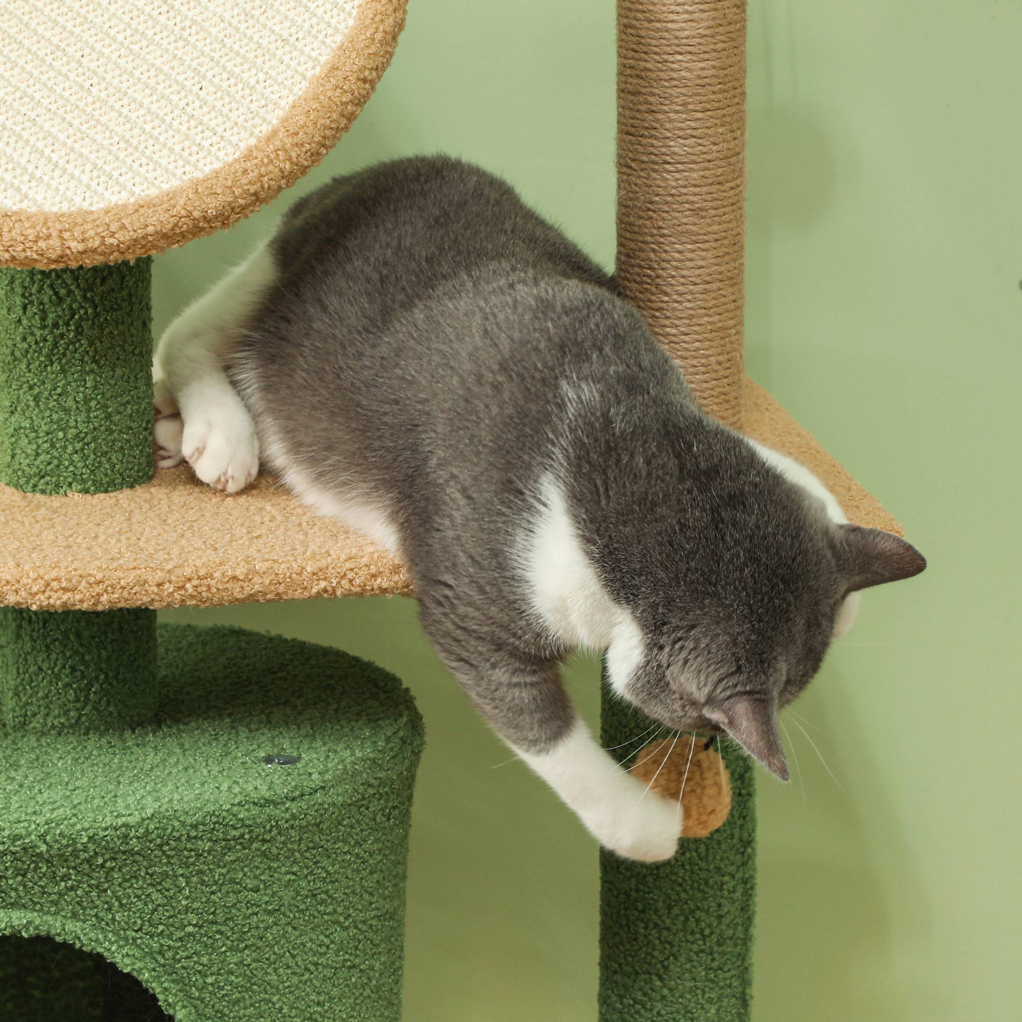 Arbre à Chat Design Naturel Sisal et Peluche Griffoir avec Cachette Jouet Vert 139cm - ComfortXL Pet Living - Image 8