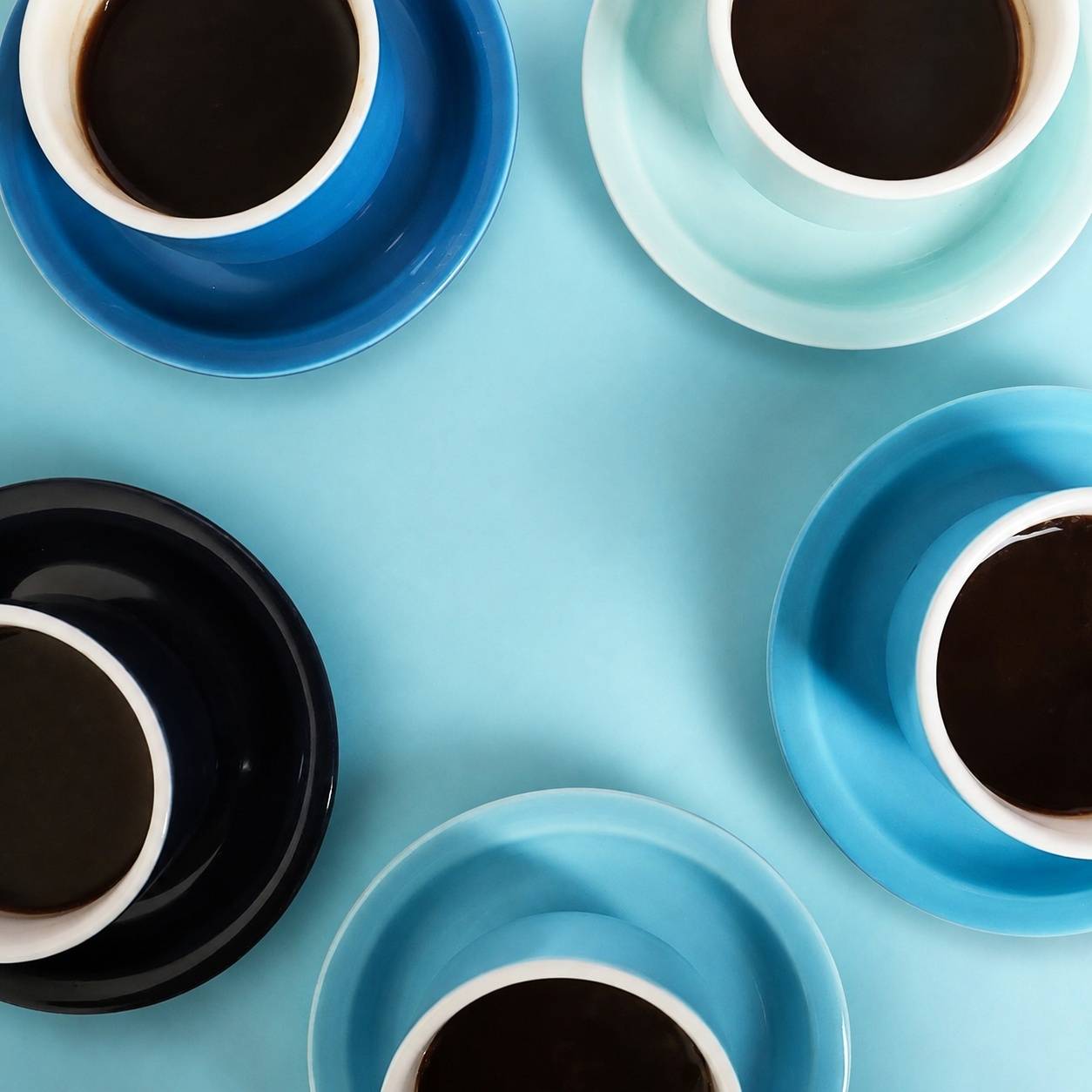 Set de 6 Tasses à Espresso et Sous-tasses en Porcelaine avec Support Métal - Image 4