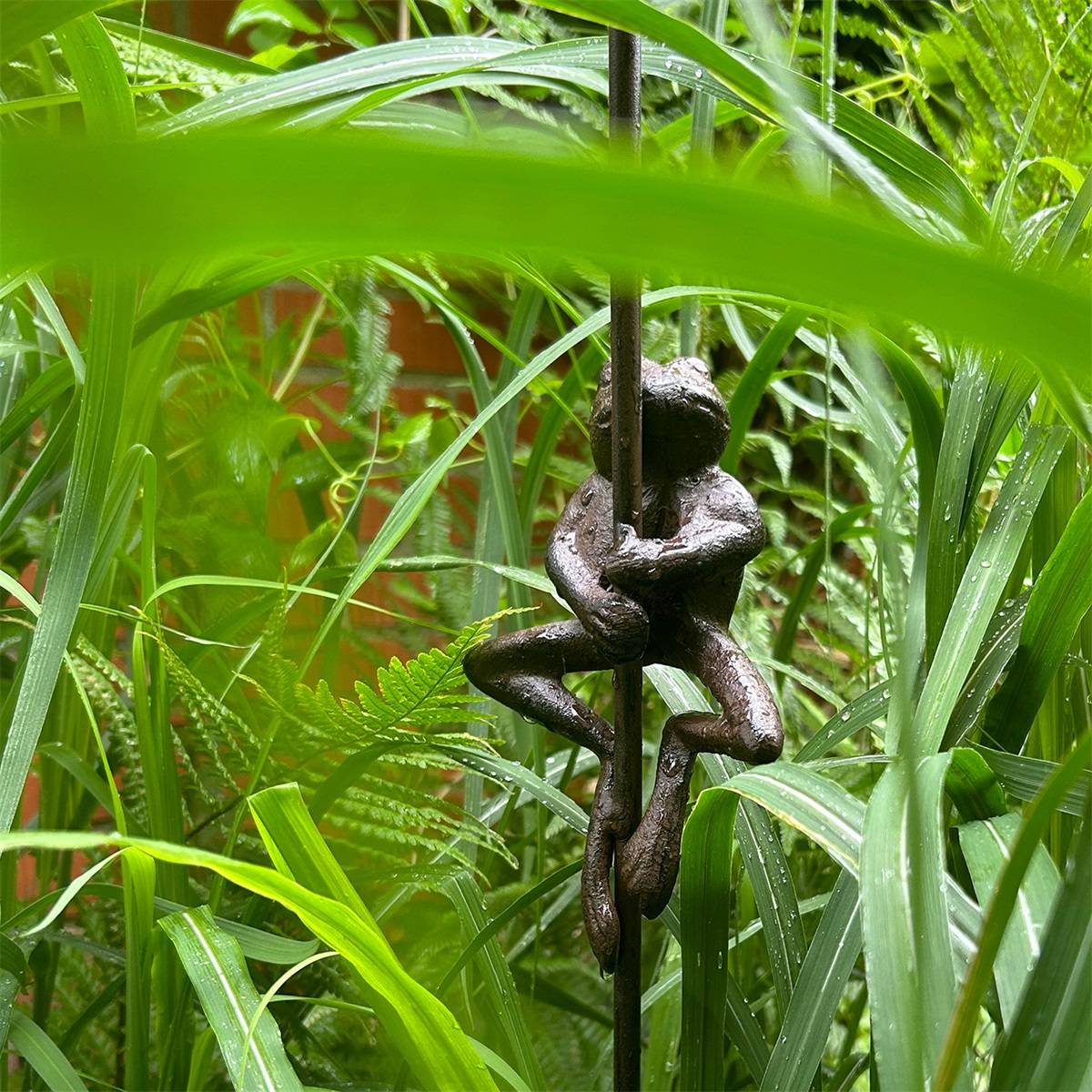 Pluviomètre Grenouille sur pied en fonte - Image 2