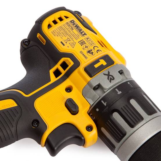Pack 2 outils XR 18V 5.0 Ah - Perceuse visseuse à percussion DCD796 + meuleuse Ø125 mm DCG405 - DEWALT - avec 2 batteries 18V 5Ah - chargeur - coffret - Image 3