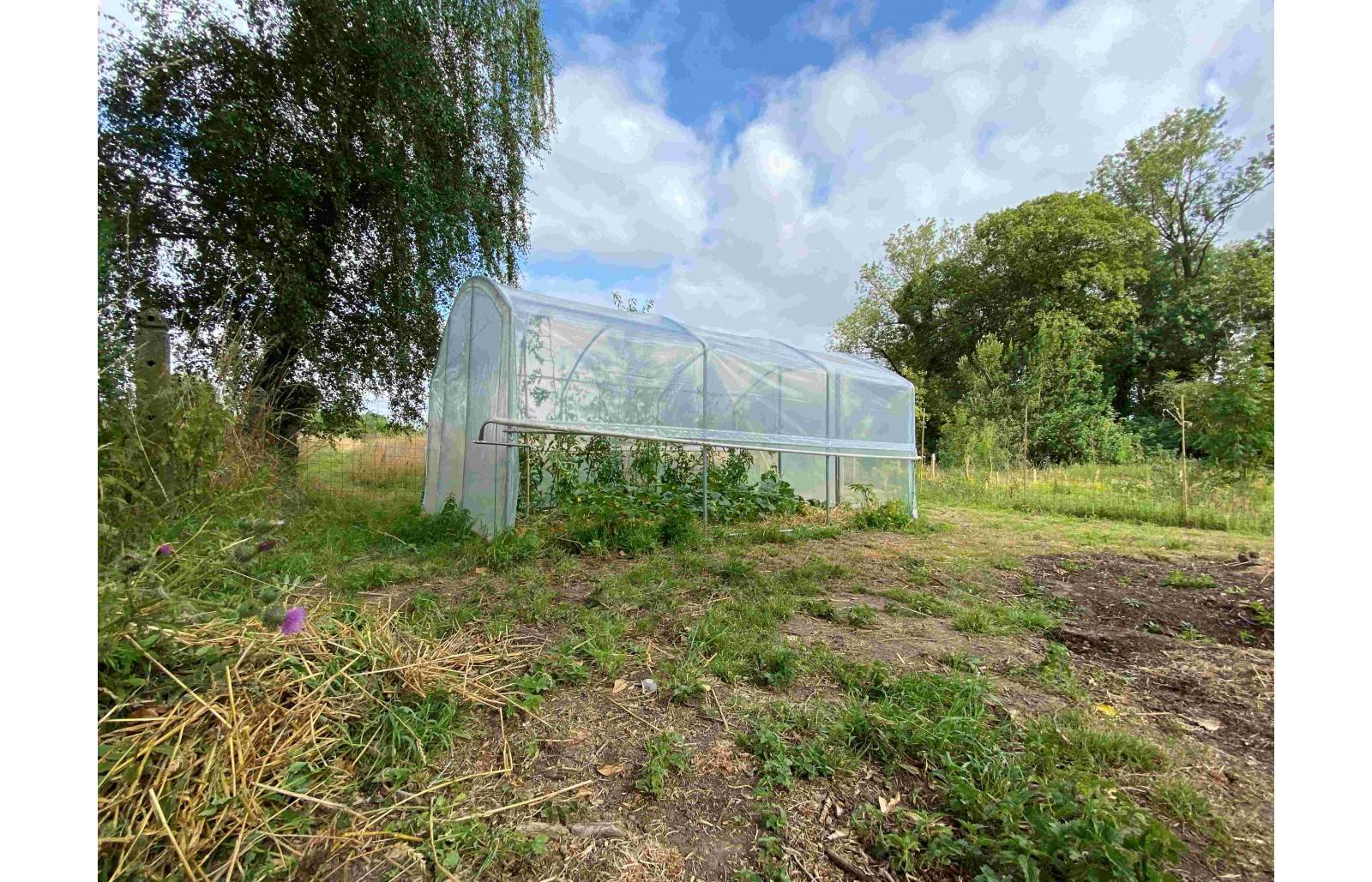 Serre tunnel de jardin - 13,5m² - 3 x 4,5 m - pieds droits - aérations latérales - 4 saisons - LES SERRES TONNEAU - Image 3