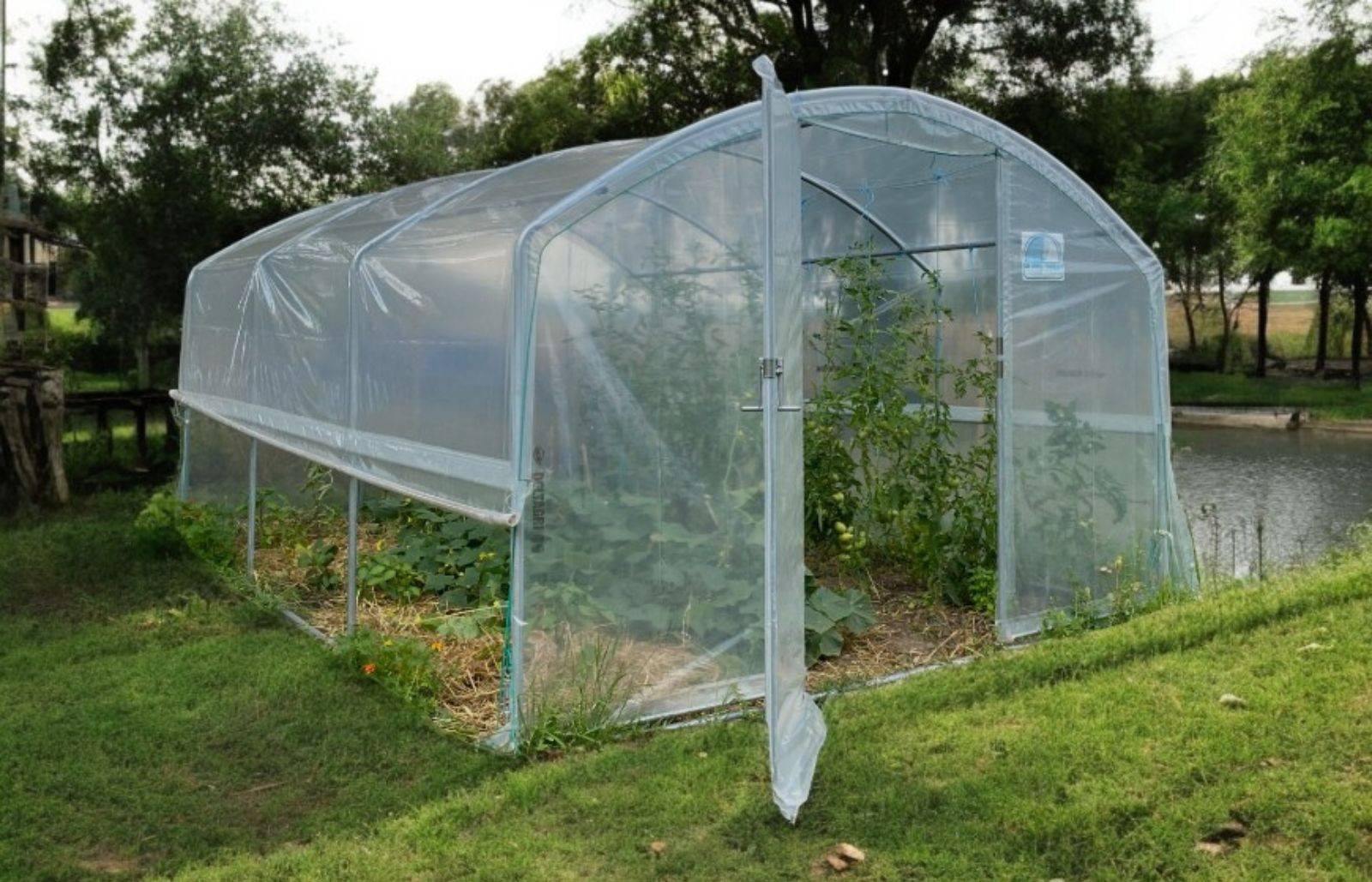 Serre tunnel de jardin - 13,5m² - 3 x 4,5 m - pieds droits - aérations latérales - 4 saisons - LES SERRES TONNEAU