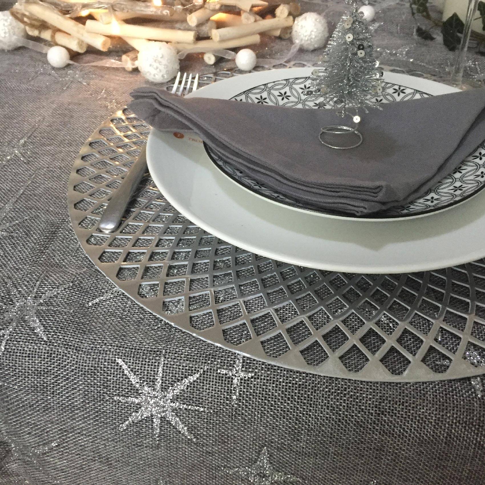 Fééric Lights & Christmas - Nappe festive  -  - Effet canevas étoilé - FEERIC - Polyester - Gris - Image 3