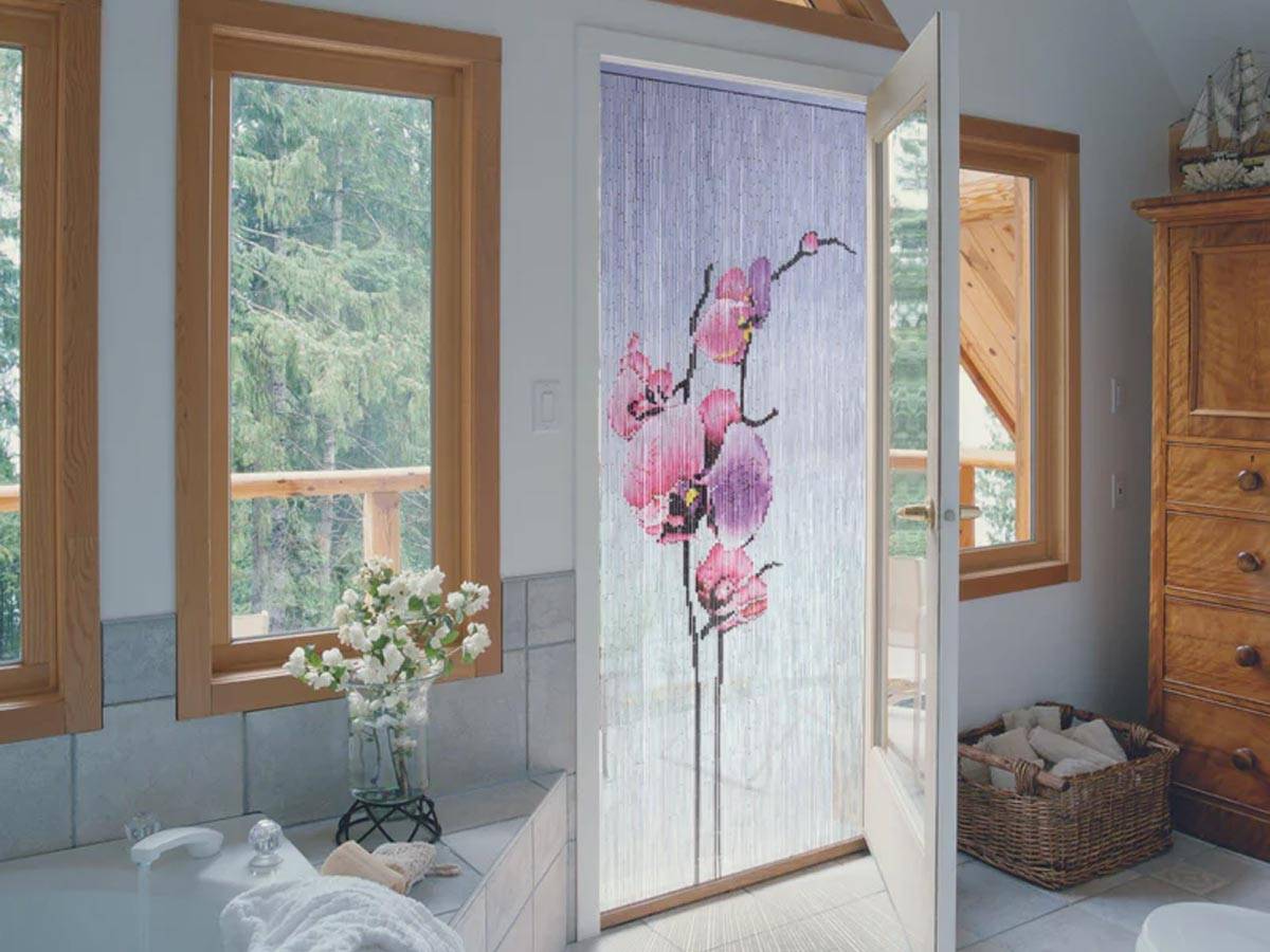 Morel - Rideau de porte Bâtonnets de bambou peints, dessin branches d'orchidée rose sur fond blanc - 90 x 200 cm - Morel - Image 2