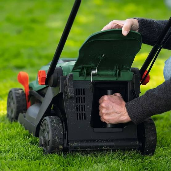 Bosch - Tondeuse sans fil BOSCH - ROTAK18V-32 - Largeur de coupe: 32 cm - Sac 35 L, accessoire de Mulching, batterie et Chargeur - Image 9