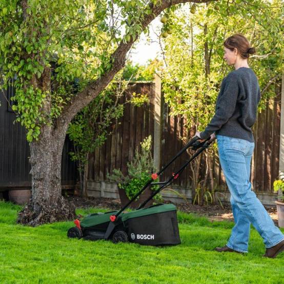 Bosch - Tondeuse sans fil BOSCH - ROTAK18V-32 - Largeur de coupe: 32 cm - Sac 35 L, accessoire de Mulching, batterie et Chargeur - Image 6
