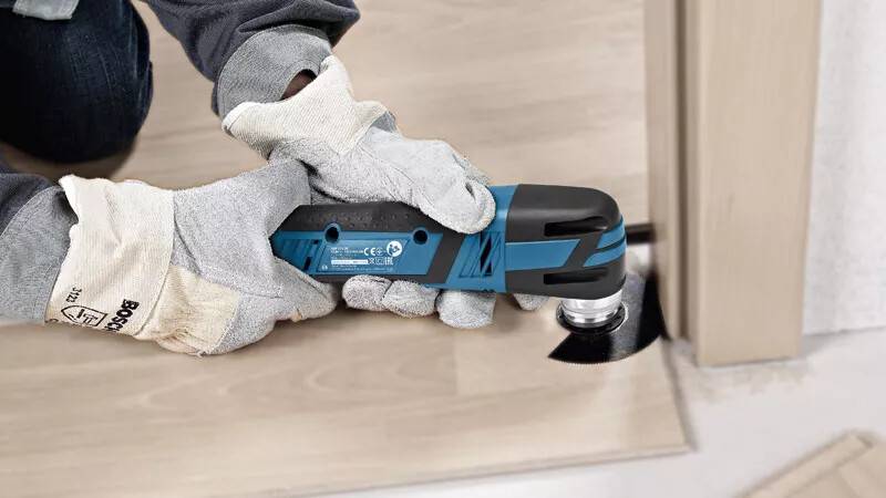 Bosch - Découpeur-ponceur BOSCH GOP 12V 28 - 2 batteries 12V 3.0 Ah, chargeur, coffret + 6 lames de scies et 5 abrasifs - 06018B5006 - Image 5
