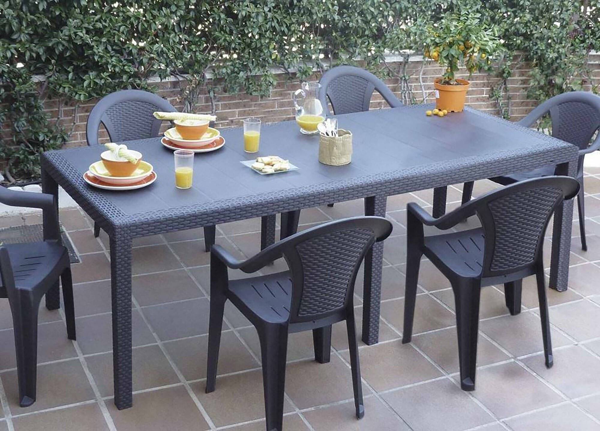 Dmora - Table d'extérieur Dmains, Etagère à manger rectangulaire extensible, Table de jardin extensible effet rotin, 150/220x90h72 cm, Anthracite - Dmora - Image 4