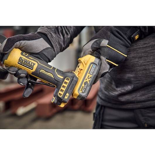 Dewalt - Meuleuse compacte 125 mm XR 18V 3,5 Ah Li-Ion Brushless powerstack - DEWALT - DCG404S2T-QW - Image 3