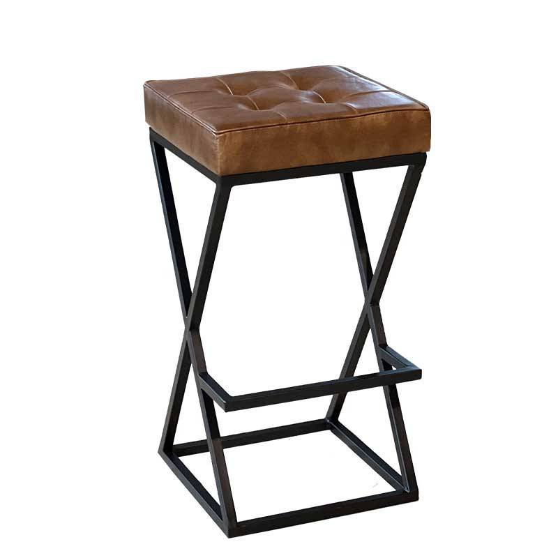 La Grande Prairie - Tabouret de bar vintage cuir marron 38x38x74cm - Image 2
