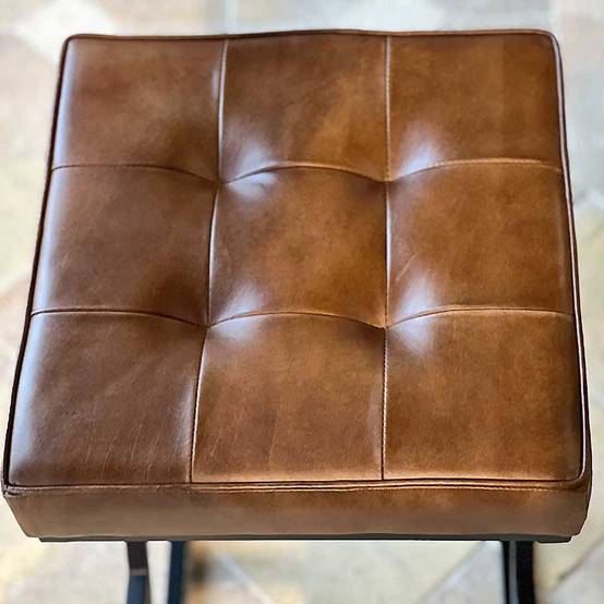 La Grande Prairie - Tabouret de bar vintage cuir marron 38x38x74cm - Image 4