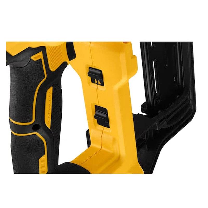 Agrafeuse pour clôture DEWALT XR 18V 5Ah Li-Ion Brushless - DCFS950P2-QW - Image 4