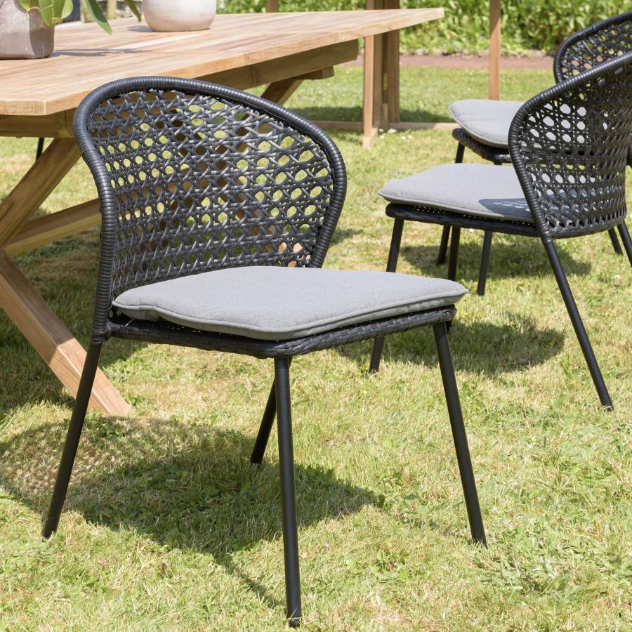 Macabane - MALO - SALON DE JARDIN 6 PERS. - 1 table rectangulaire 180x100cm et 6 chaises grises et noires - Image 9