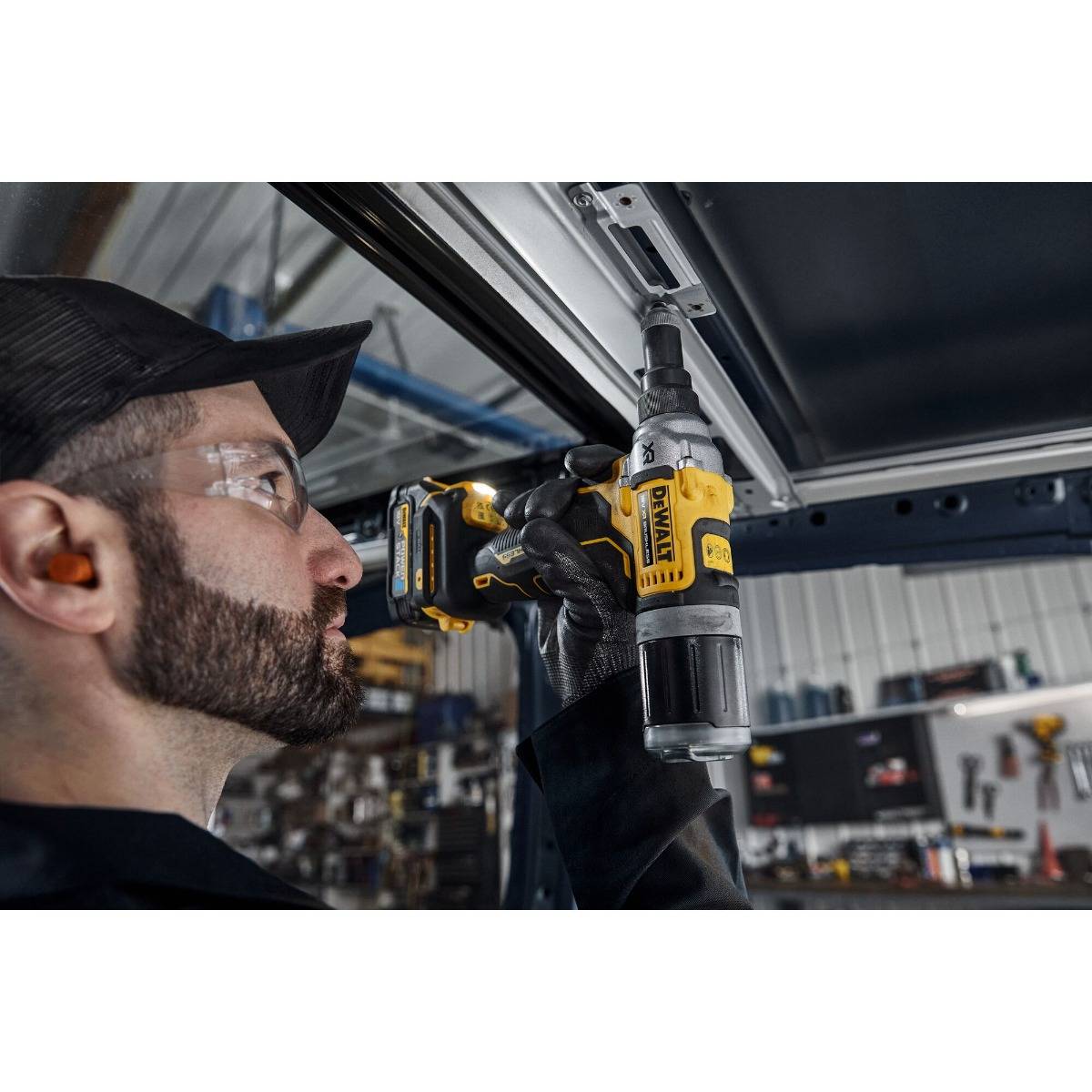 Riveteuse Moteur Brushless XR 18V - 6,4 mm - DEWALT - avec 2 batteries 18V 1.7Ah - chargeur - coffret TSTAK - DCF414E2GT-QW - Image 4