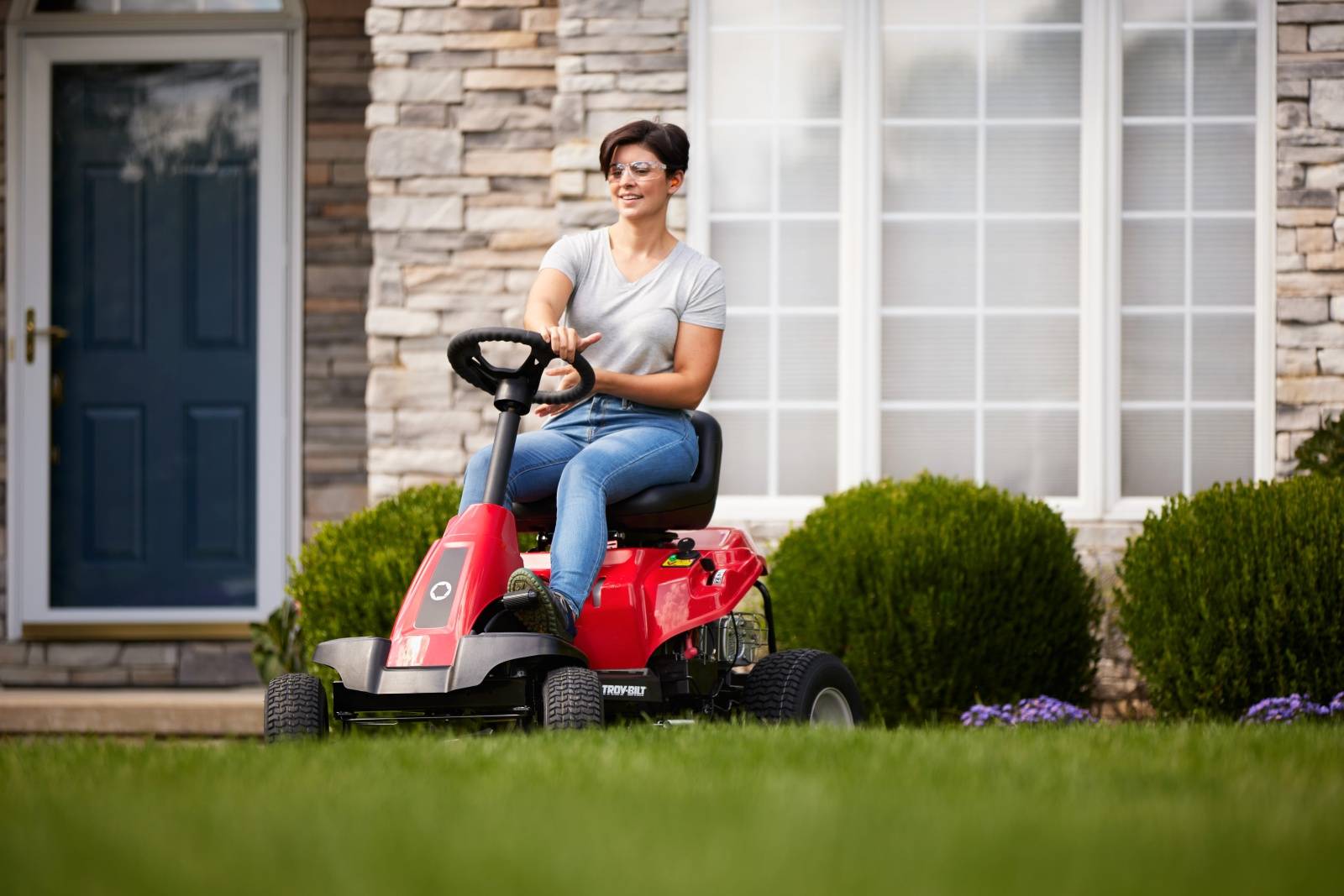 Troy Bilt - Tondeuse autoportée Minirider éjection latérale TB 76T-S, 76CM Troy Bilt - Image 3