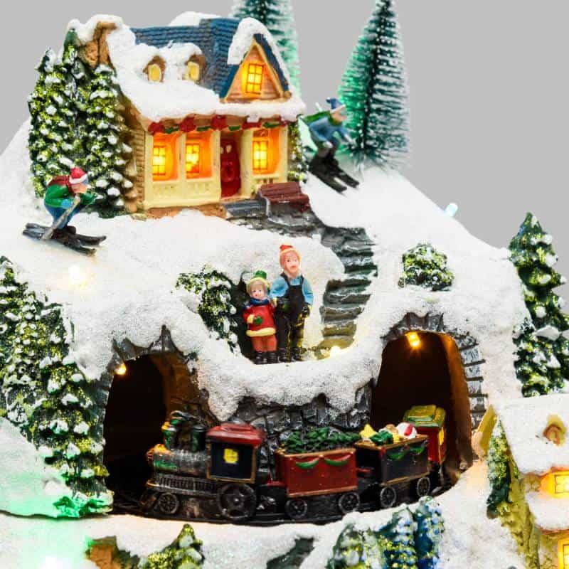 Lotti - Village de Noel animé à LED avec montagne Enneigé Petit Train Sapin de Noël et Père Noël H31cm Lotti - Image 4