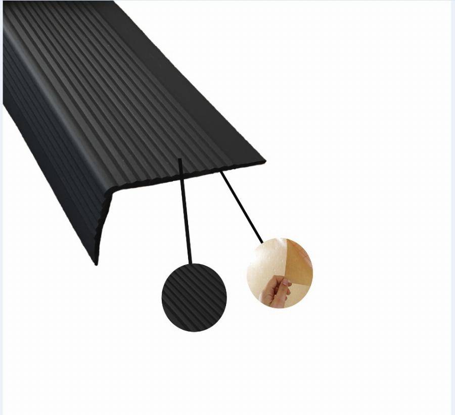 Nez de marche antidérapant souple à coller WATTELEZ noir 45x75mm 3000mm - 604007NADH - Image 2
