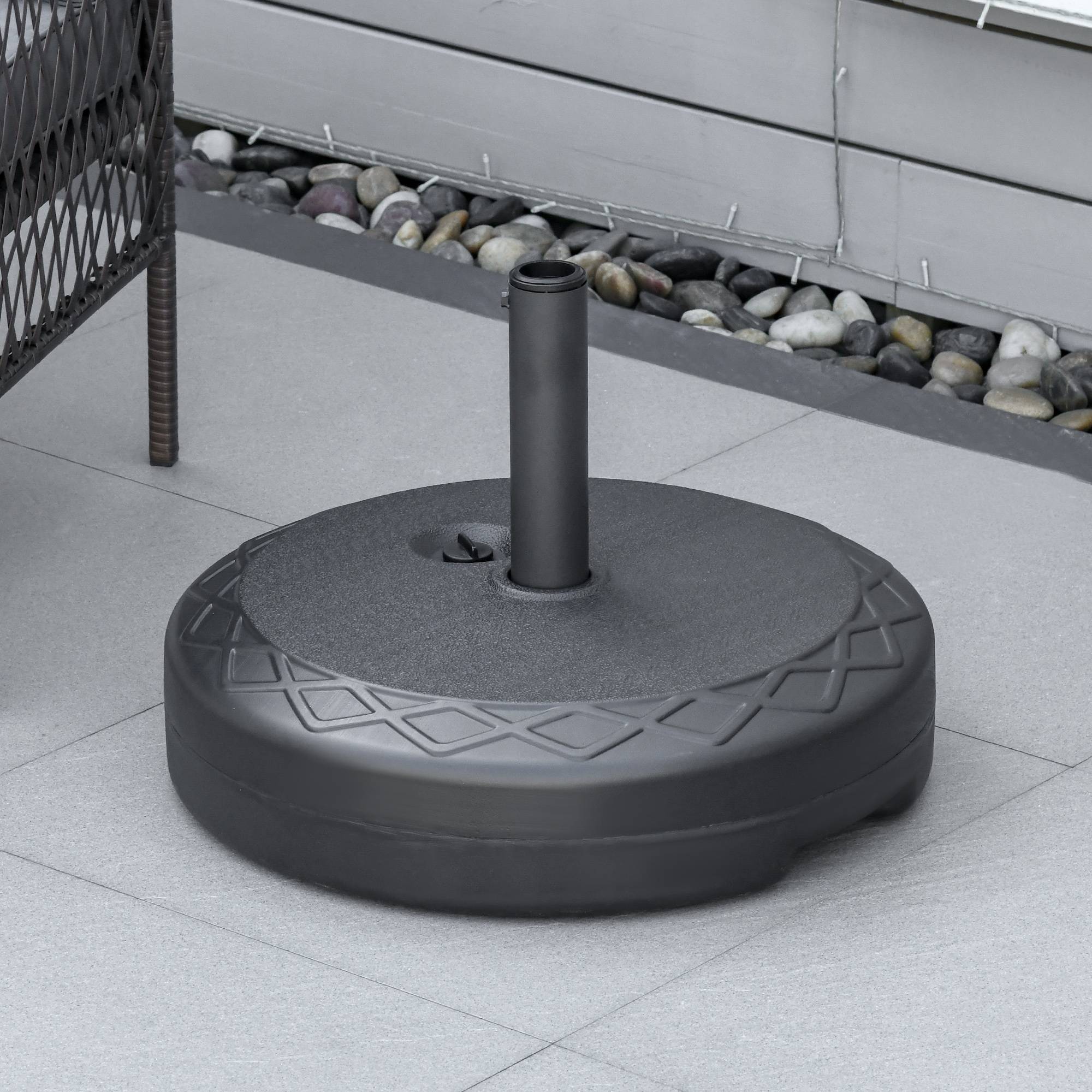 Pied de parasol rond en plastique noir, 30 kg, Ø 55 cm, pour mâts de Ø 38 à 48 mm. - Image 3