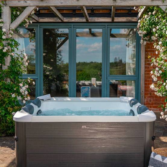 sweeek - Spa rigide MSPA 6 places 4 coussins hydromassages. 8 filtres + bâche incluse 180 cm x 65 cm | sweeek - Image 3