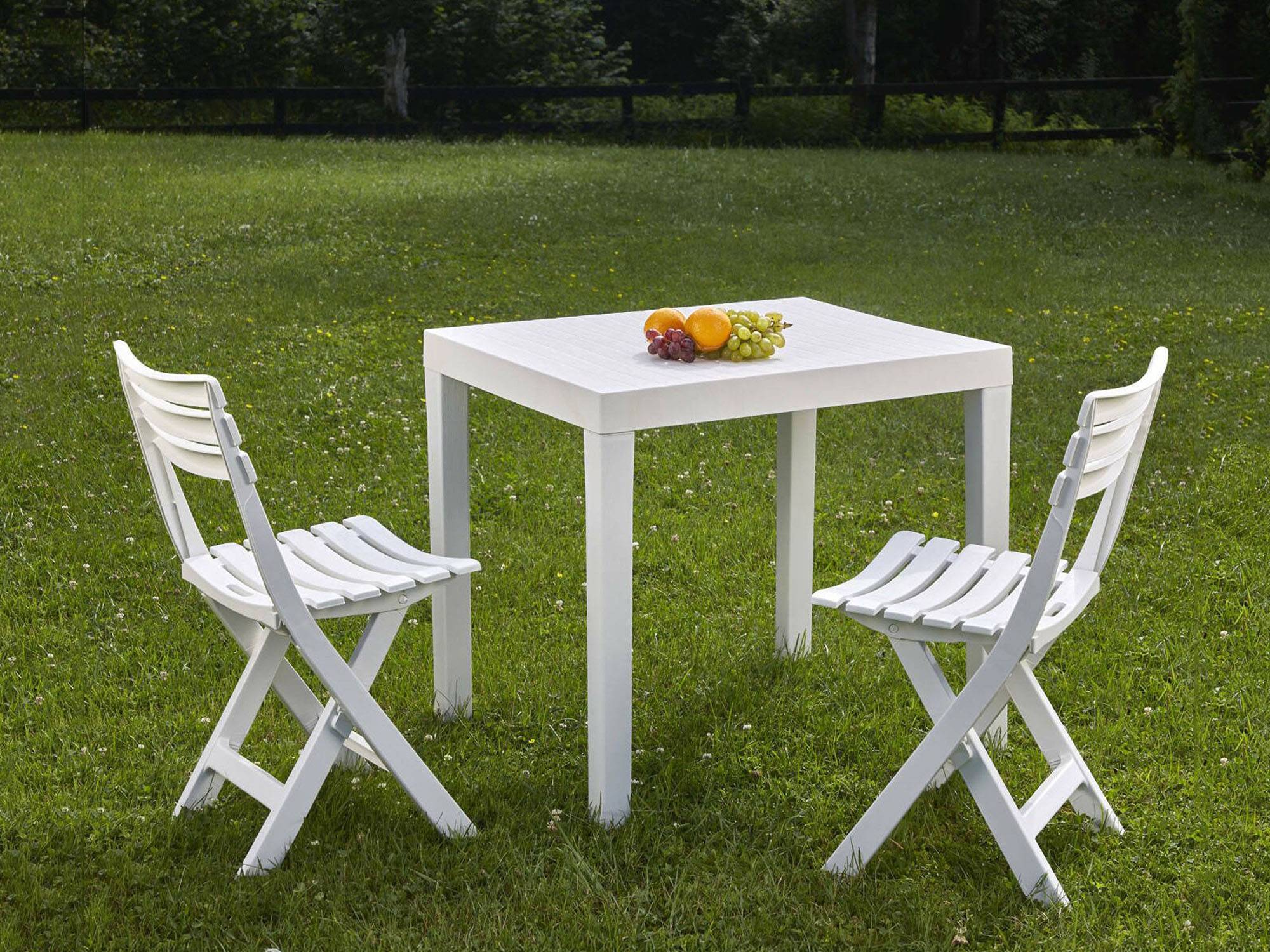 Dmora - Salon d'extérieur Dlibutt, Composition de jardin avec 1 table rectangulaire et 2 chaises pliantes, Salon intérieur et extérieur, Blanc - Dmora - Image 6
