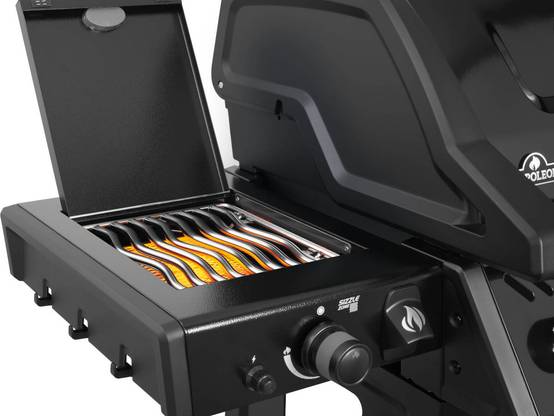 Napoleon - Barbecue gaz Freestyle 365 noir PRO 3 brûleurs + 1 bruleur sizzle zone + Housse de protection + Plateau charbon - Napoléon - Image 7