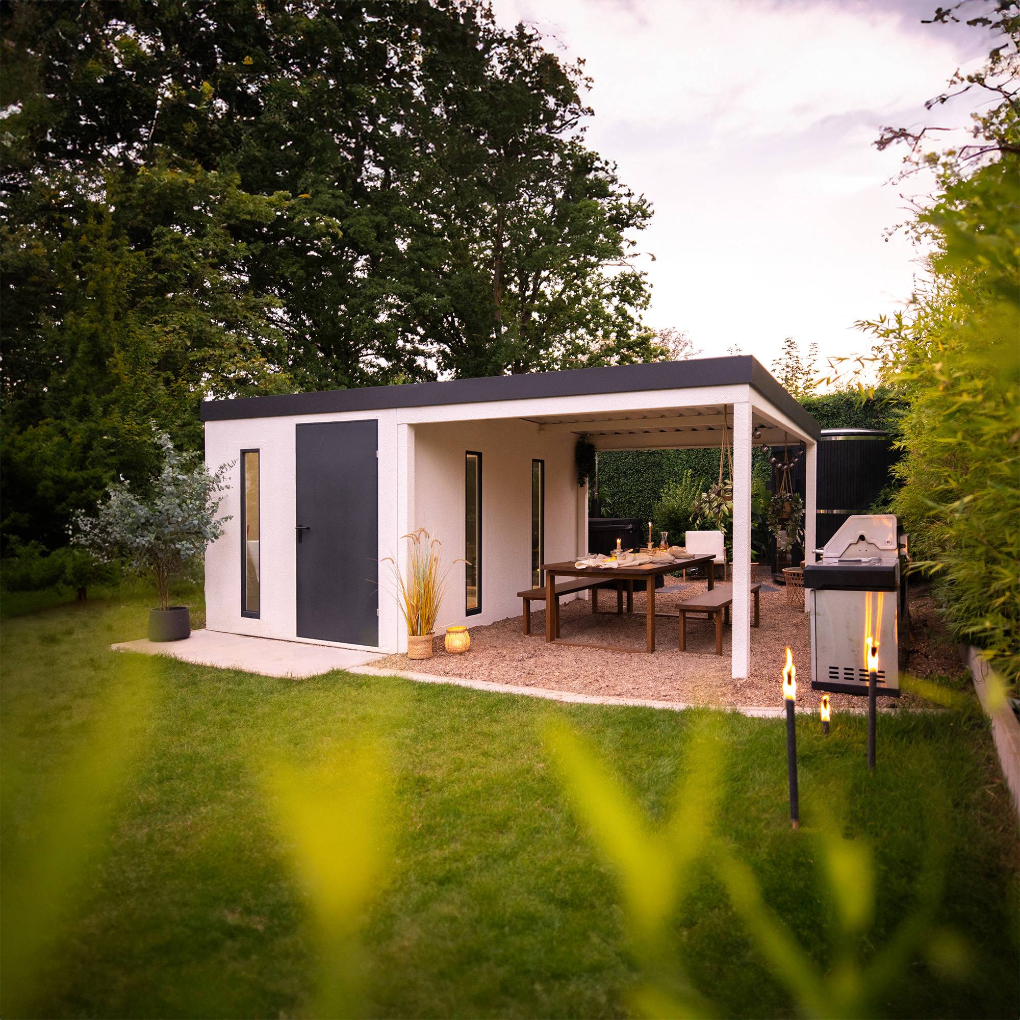 Abri de jardin en métal finition crépi 3450 x 2560 mm blanc avec auvent à droite 2000 x 2560 mm anthracite - Image 2