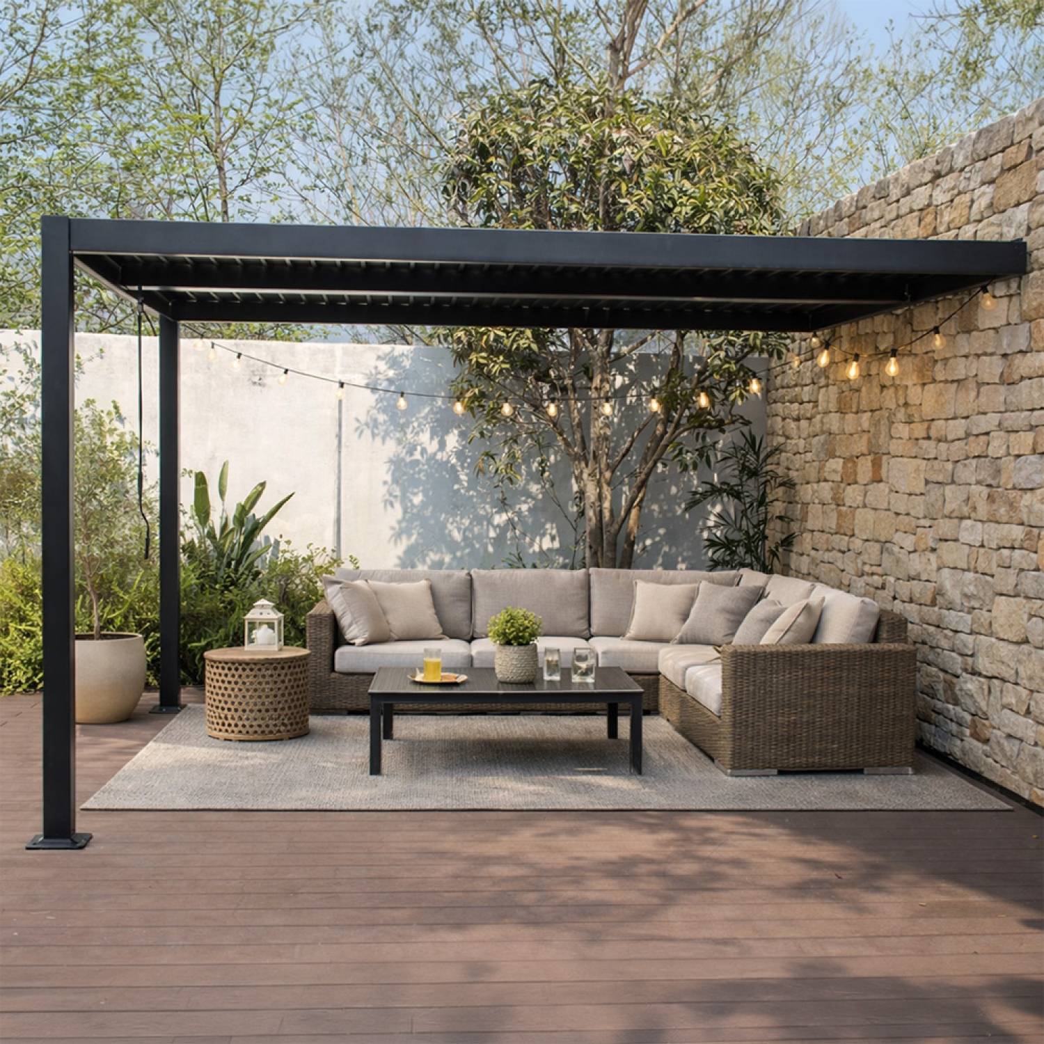 Pergola bioclimatique 4x3m adossée en aluminium noir SIFNOS - Image 2