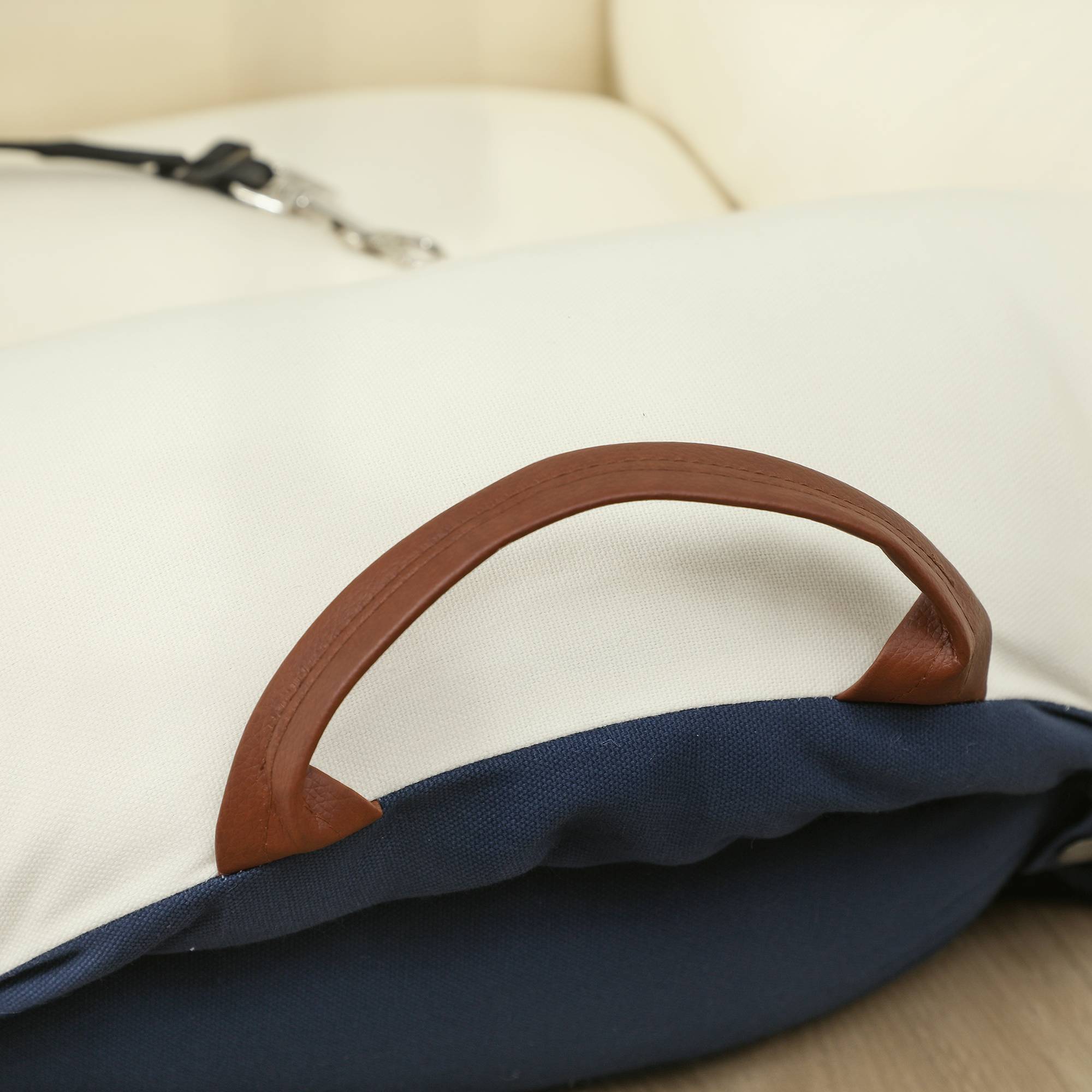 Siège auto pour chien avec ceinture de sécurité et fixation siège de voiture pour chien rembourré 49x53x36cm bleu marine - Image 10