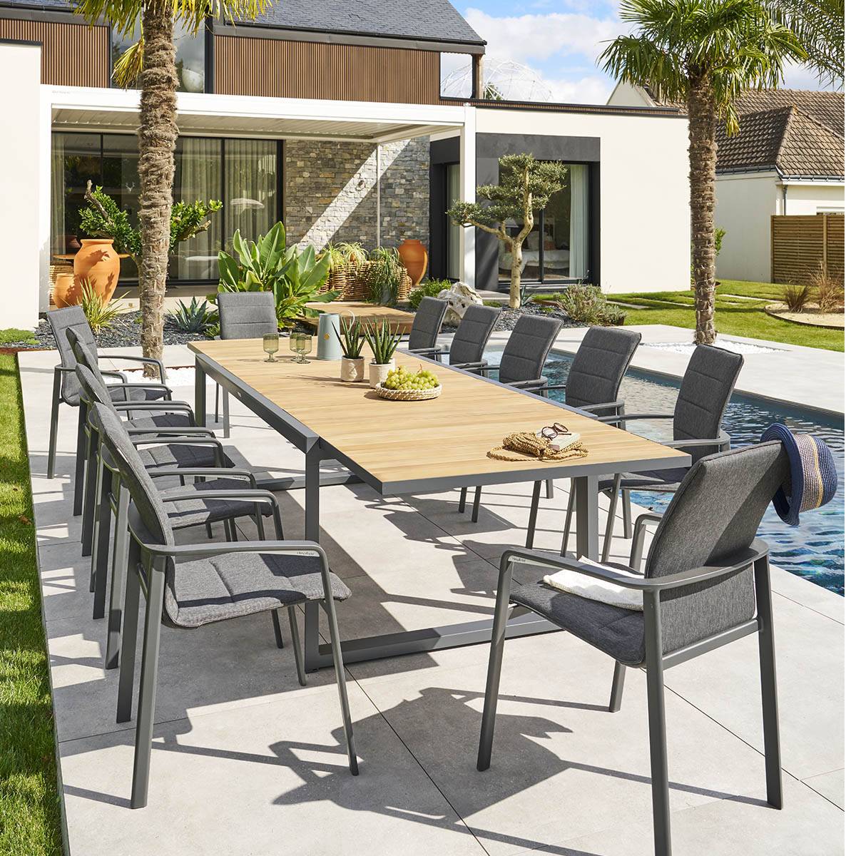 Hesperide - Table de jardin extensible "Corvo" acacia & graphite 12 places Hespéride - Image 1