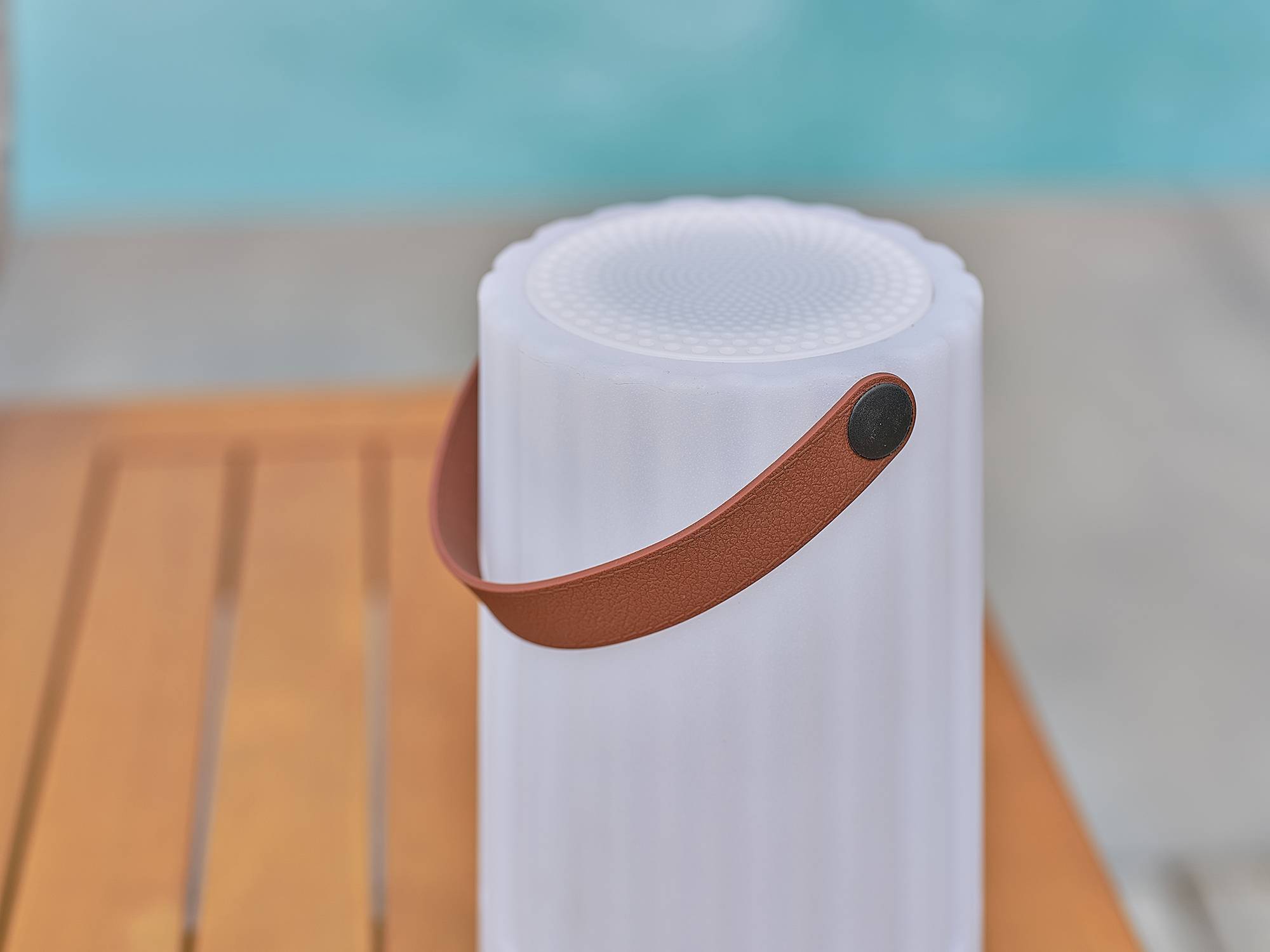 Lampe enceinte bluetooth sans fil LUMOREA poignée cuir - REMARQUABLE - Image 3