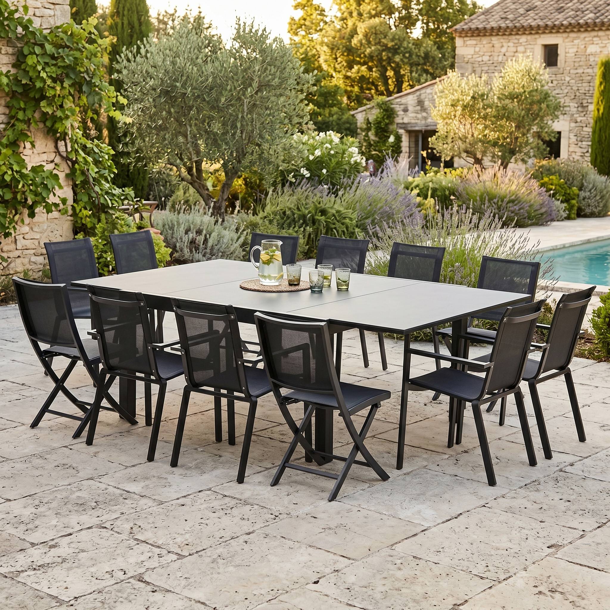 Wilsa Garden - Ensemble BLACKSTAR 8/12p en aluminium noir et verre noir avec 8 fauteuils et 4 chaises pliantes en aluminium et textilène - Image 2