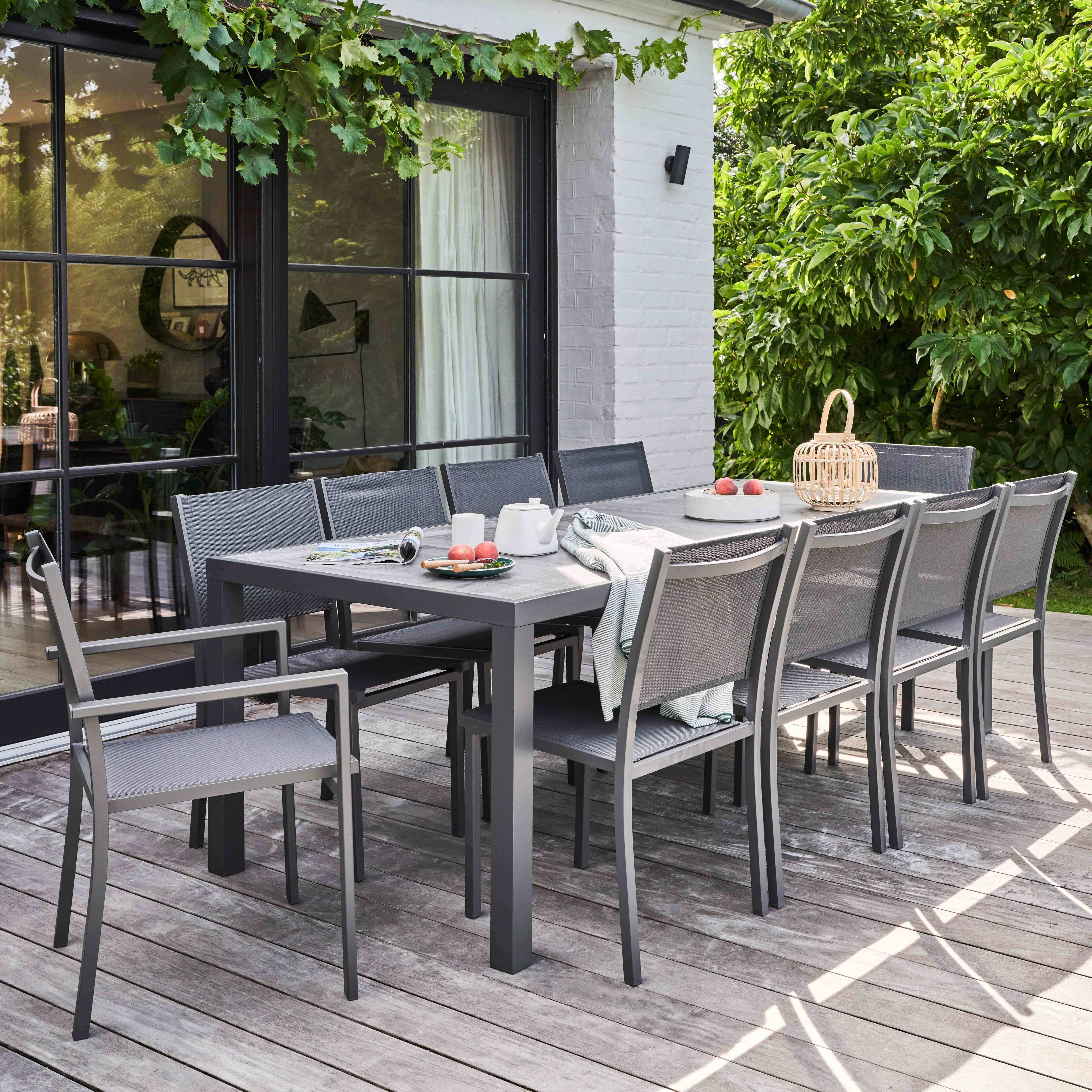 Oviala - Ensemble table de jardin et 10 chaises effet béton - Oviala - Image 2