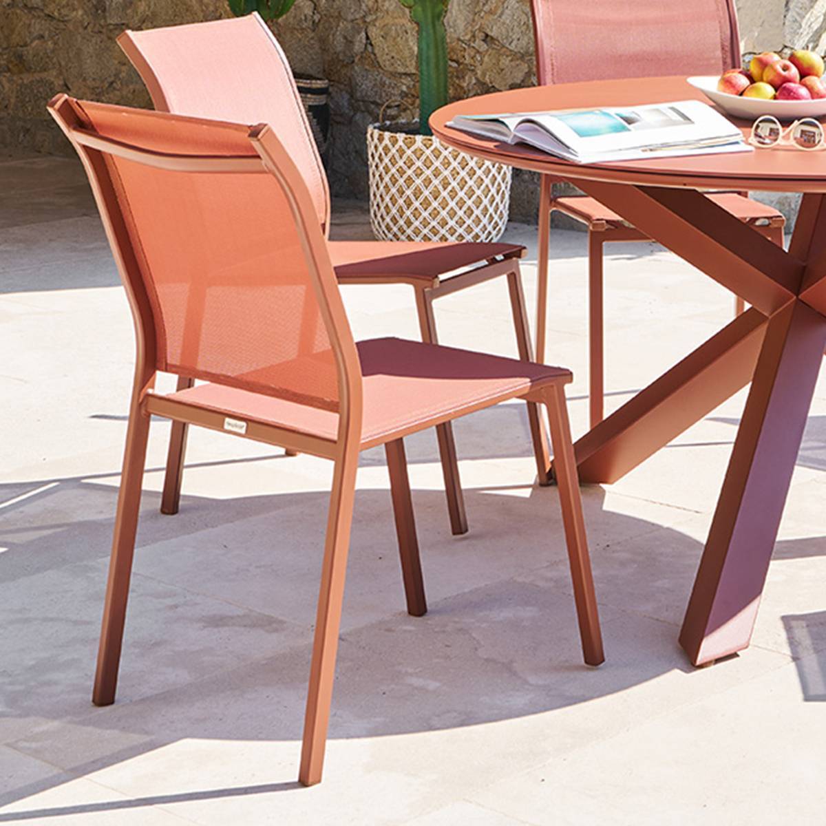 Hesperide - Chaise de jardin Essentia empilable acajou Hespéride - Image 1