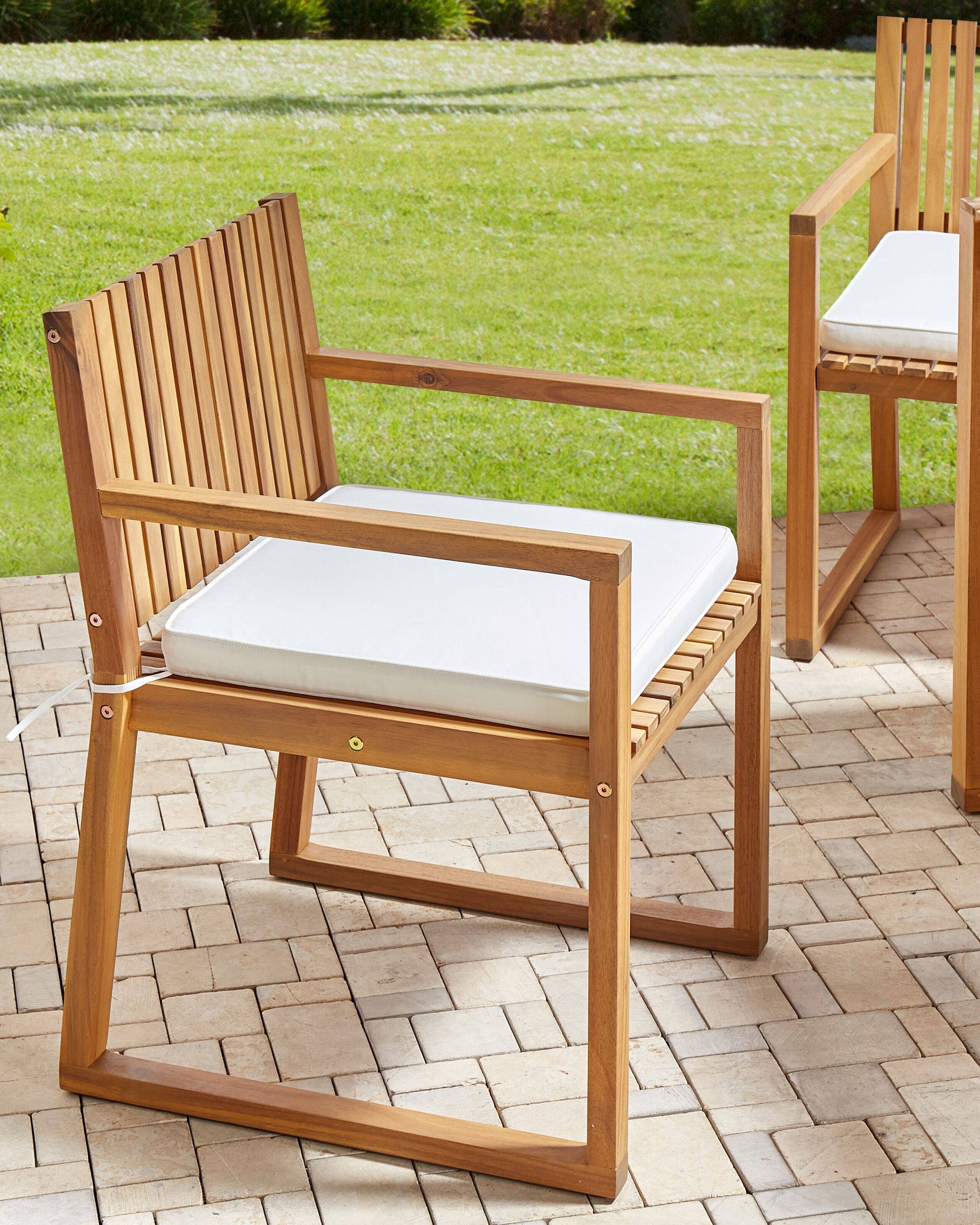 Beliani - Lot de 8 Chaises de Jardin avec Coussins Blanc Cassé en Bois d\'Acacia Certifié Style Rustique - Image 2